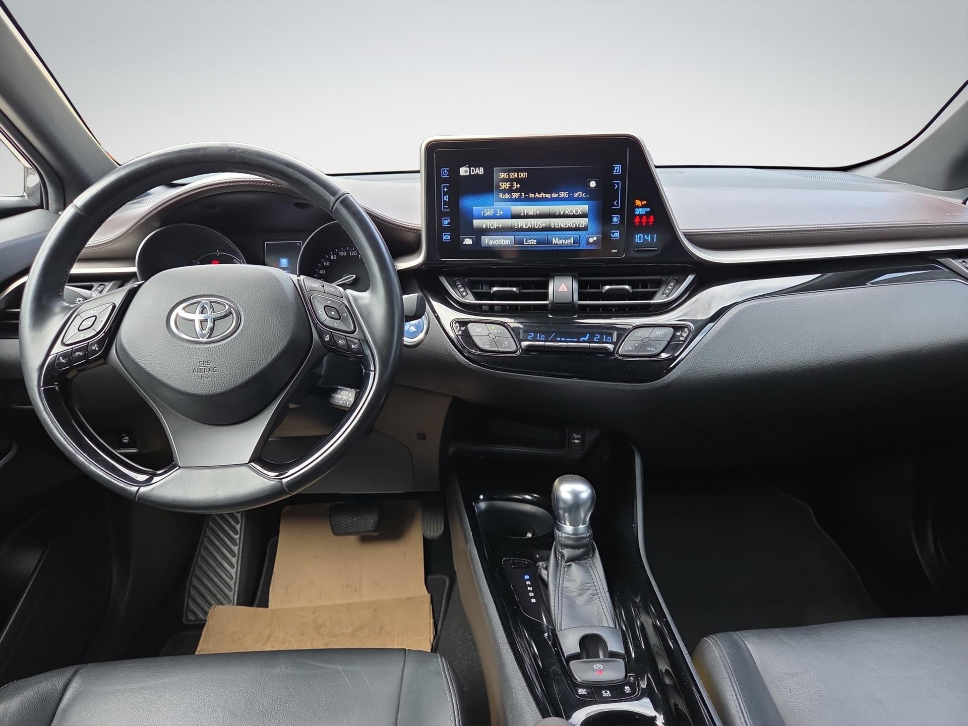 TOYOTA C-HR 1.8 VVTi HSD Premium-image-11