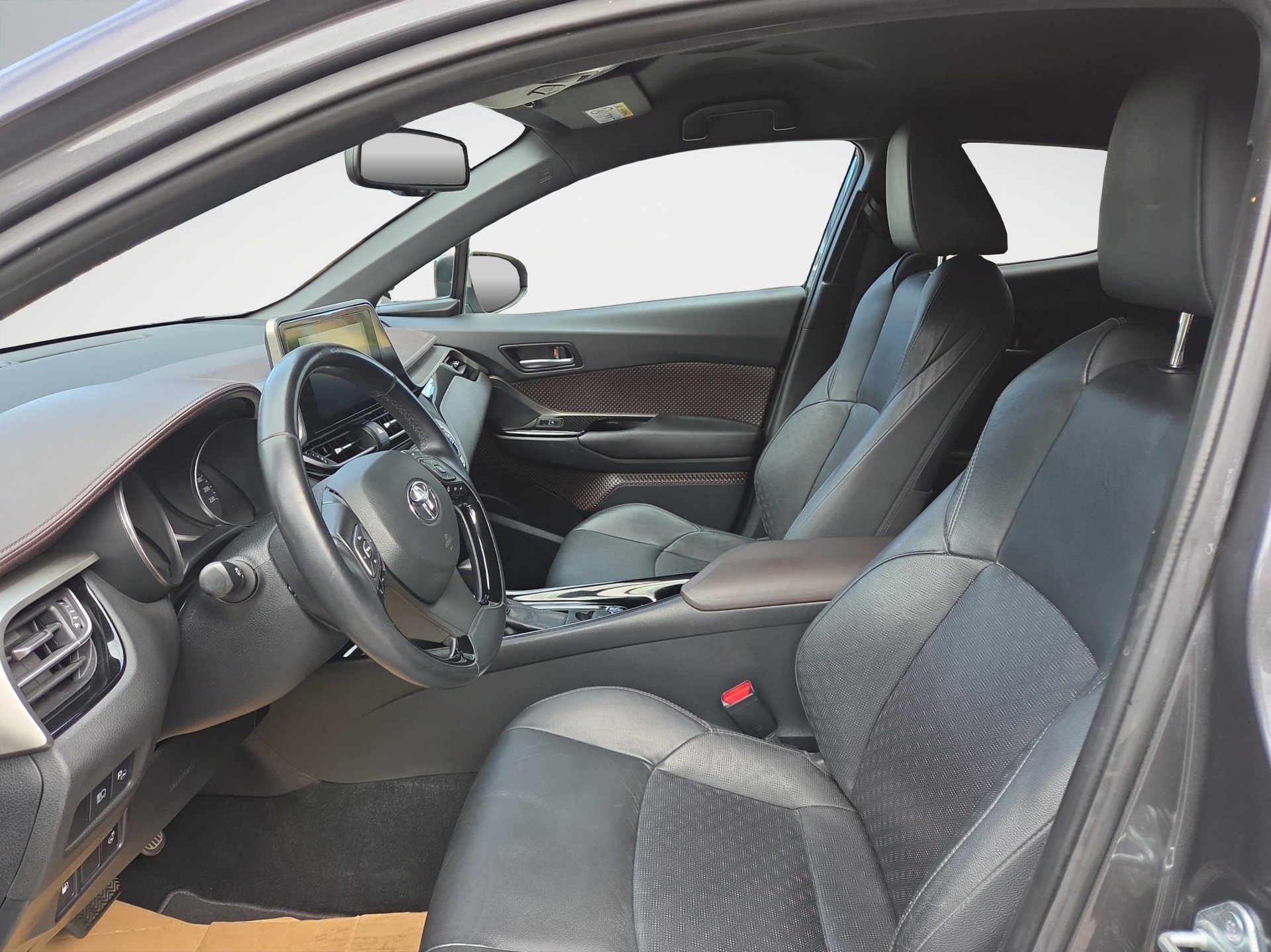 TOYOTA C-HR 1.8 VVTi HSD Premium-image-8