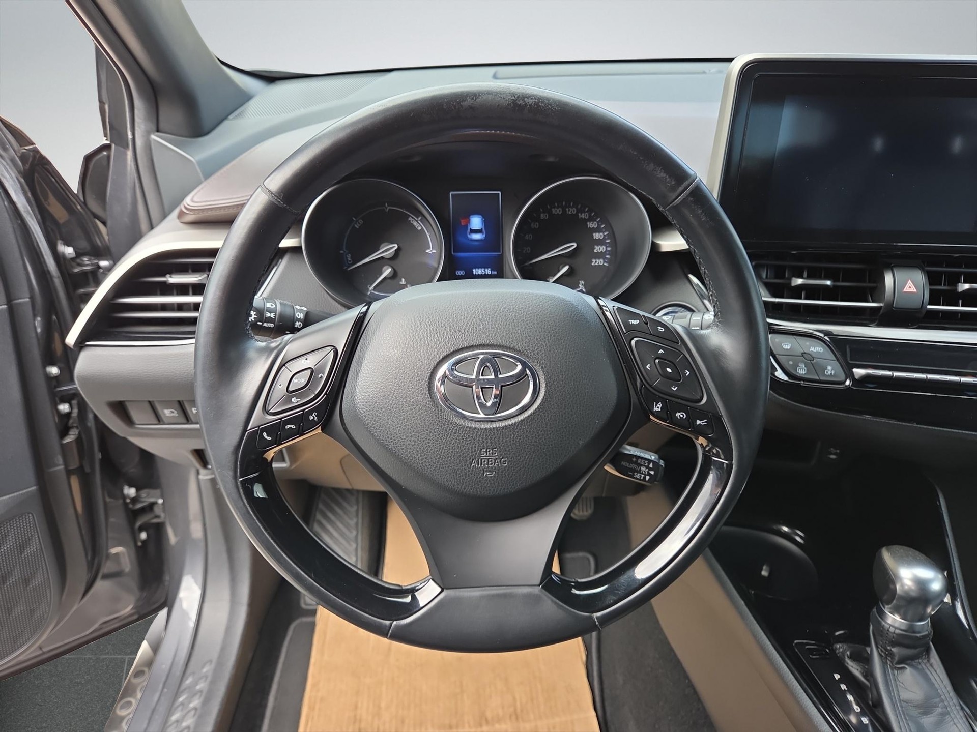 TOYOTA C-HR 1.8 VVTi HSD Premium-image-9