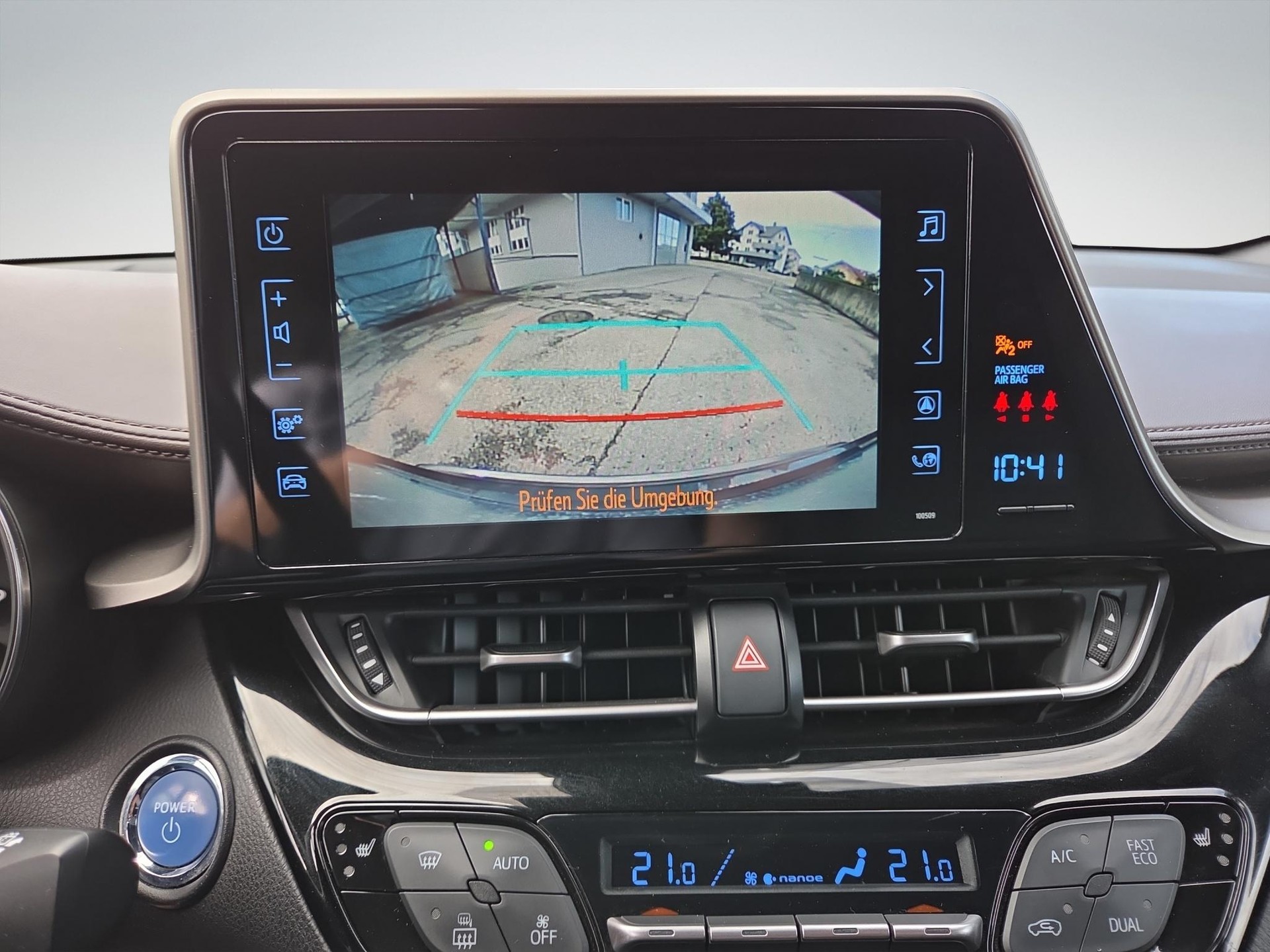TOYOTA C-HR 1.8 VVTi HSD Premium-image-13