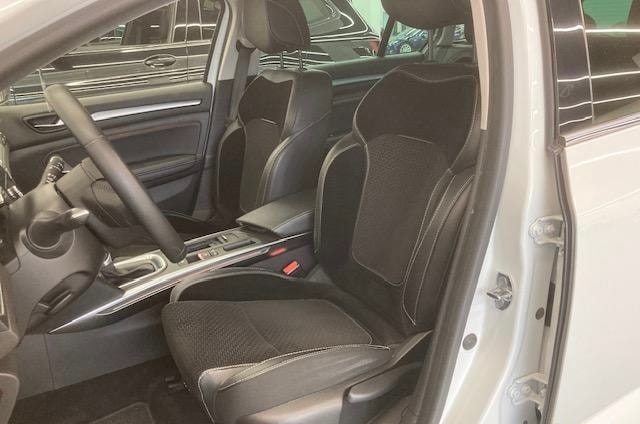 RENAULT Mégane Grandtour 1.5 dCi GT Line EDC-image-6