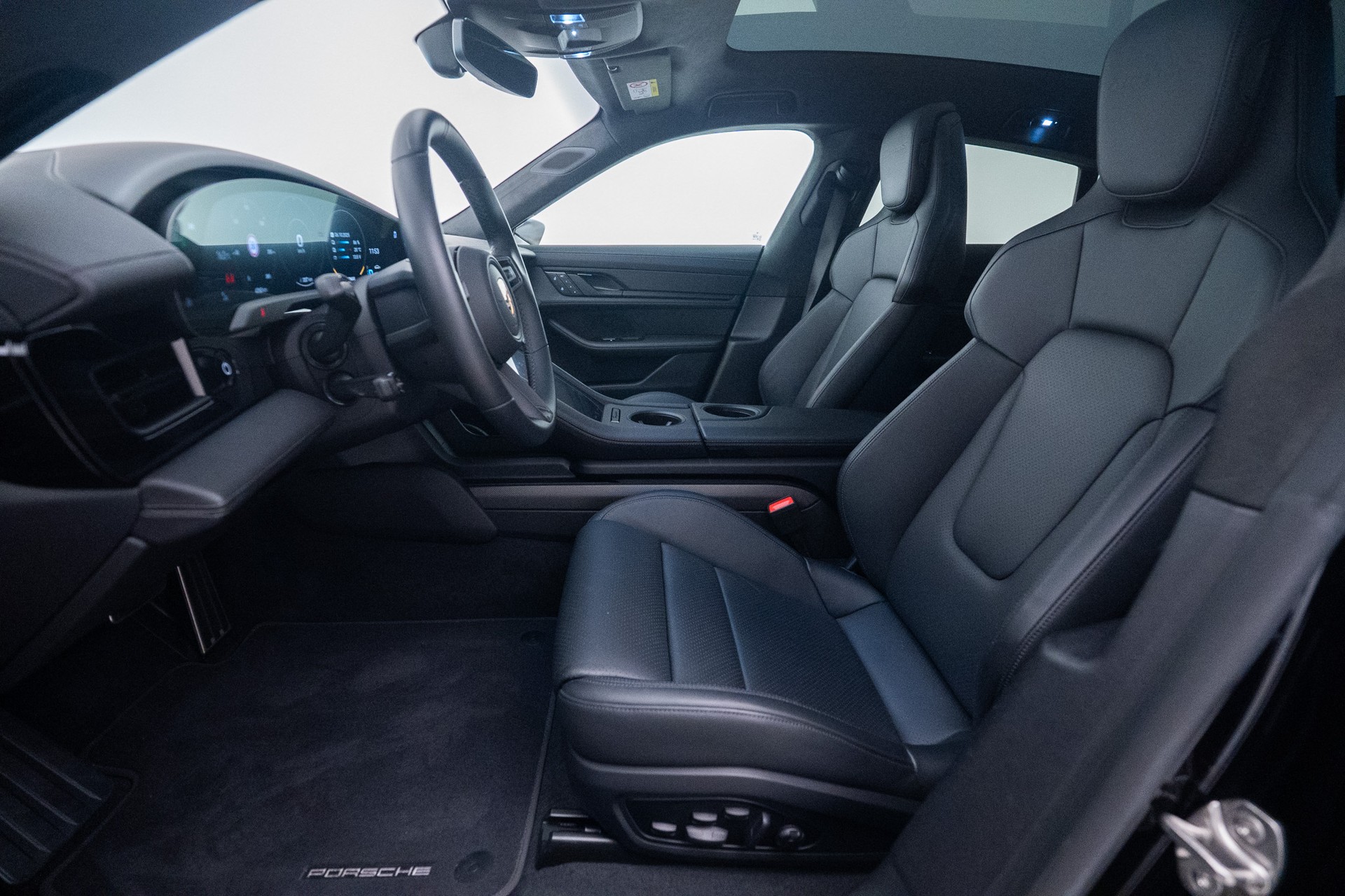 PORSCHE Taycan Turbo S Cross Turismo-image-6
