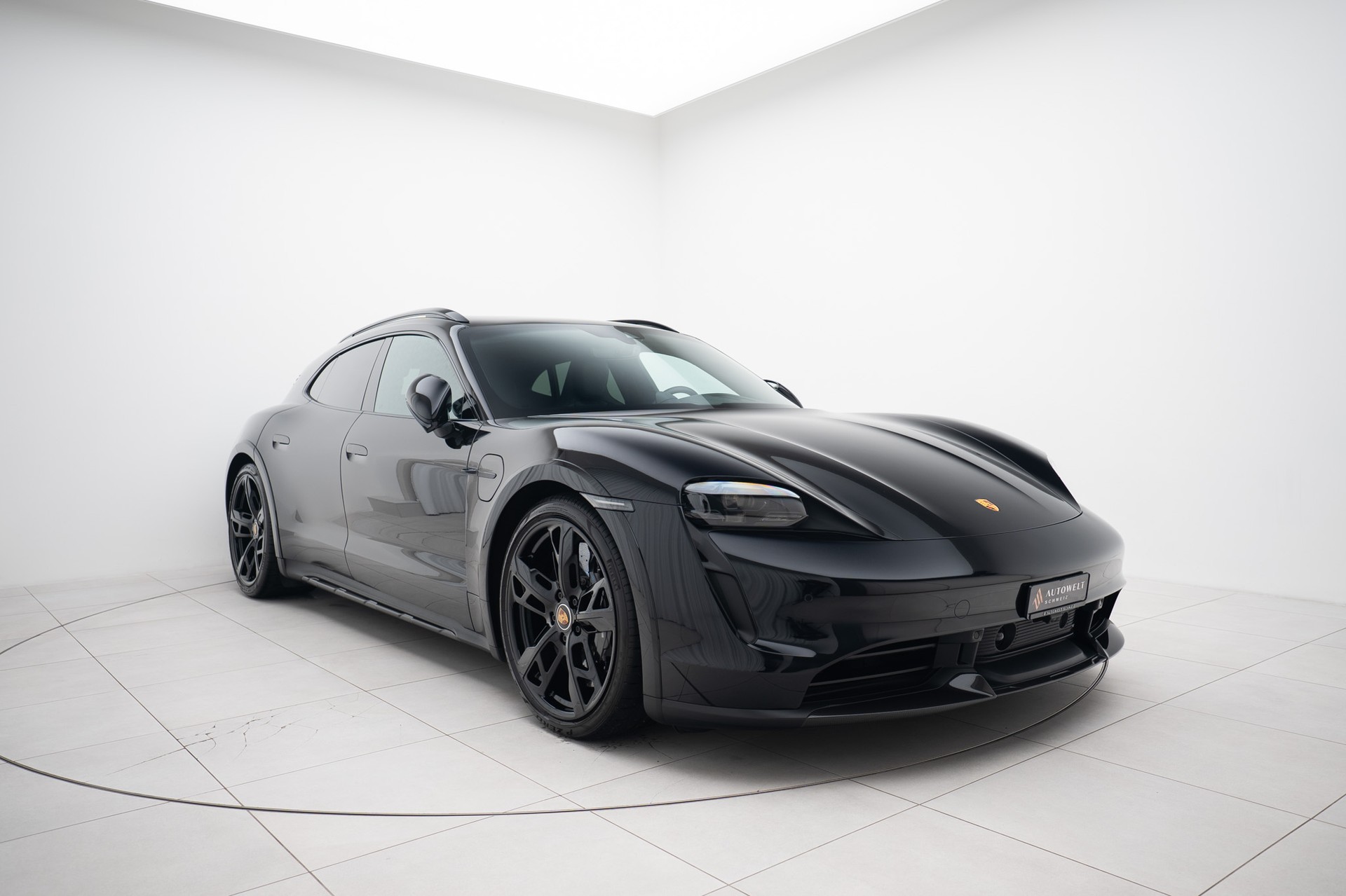PORSCHE Taycan Turbo S Cross Turismo