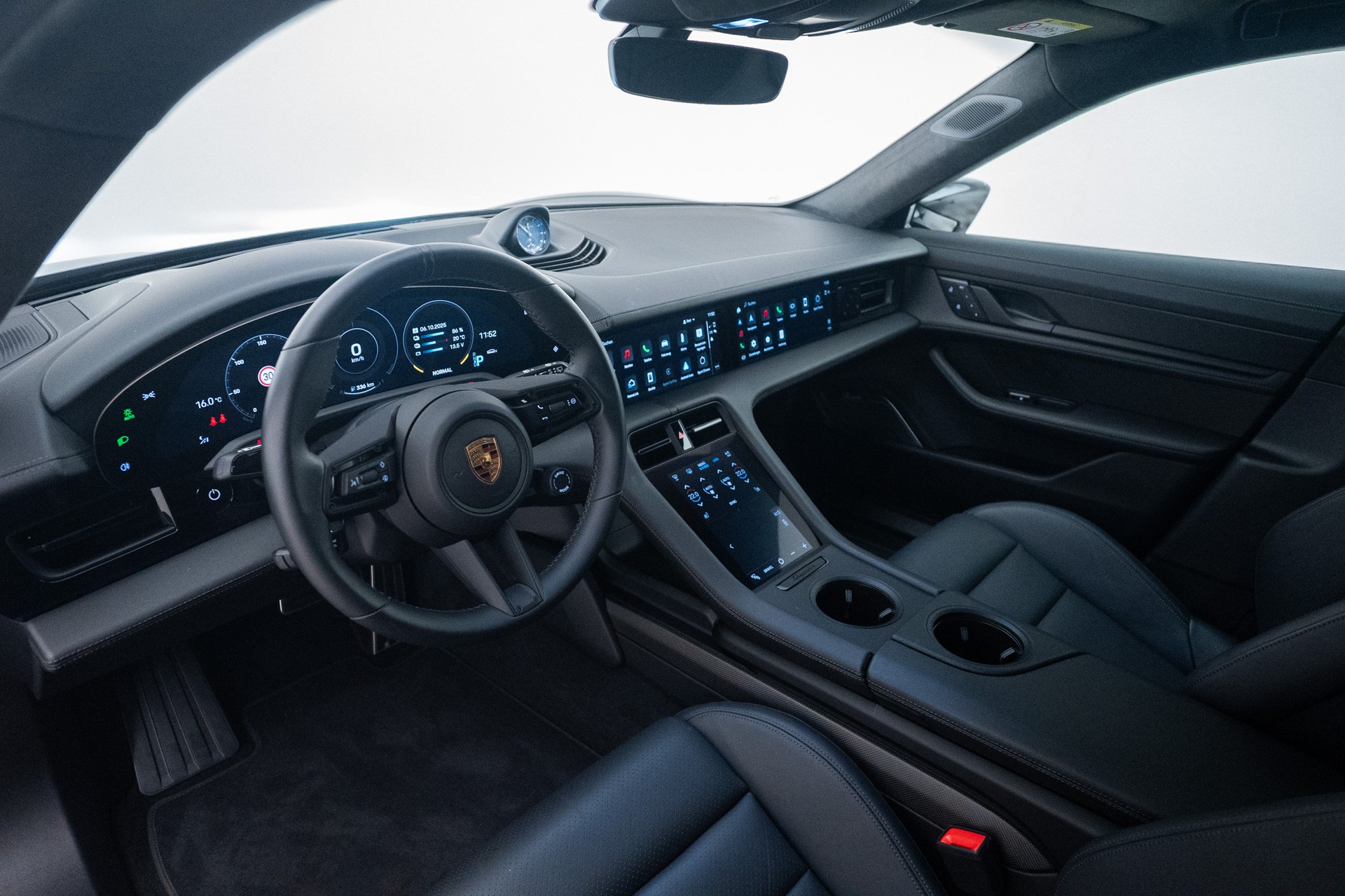 PORSCHE Taycan Turbo S Cross Turismo-image-5