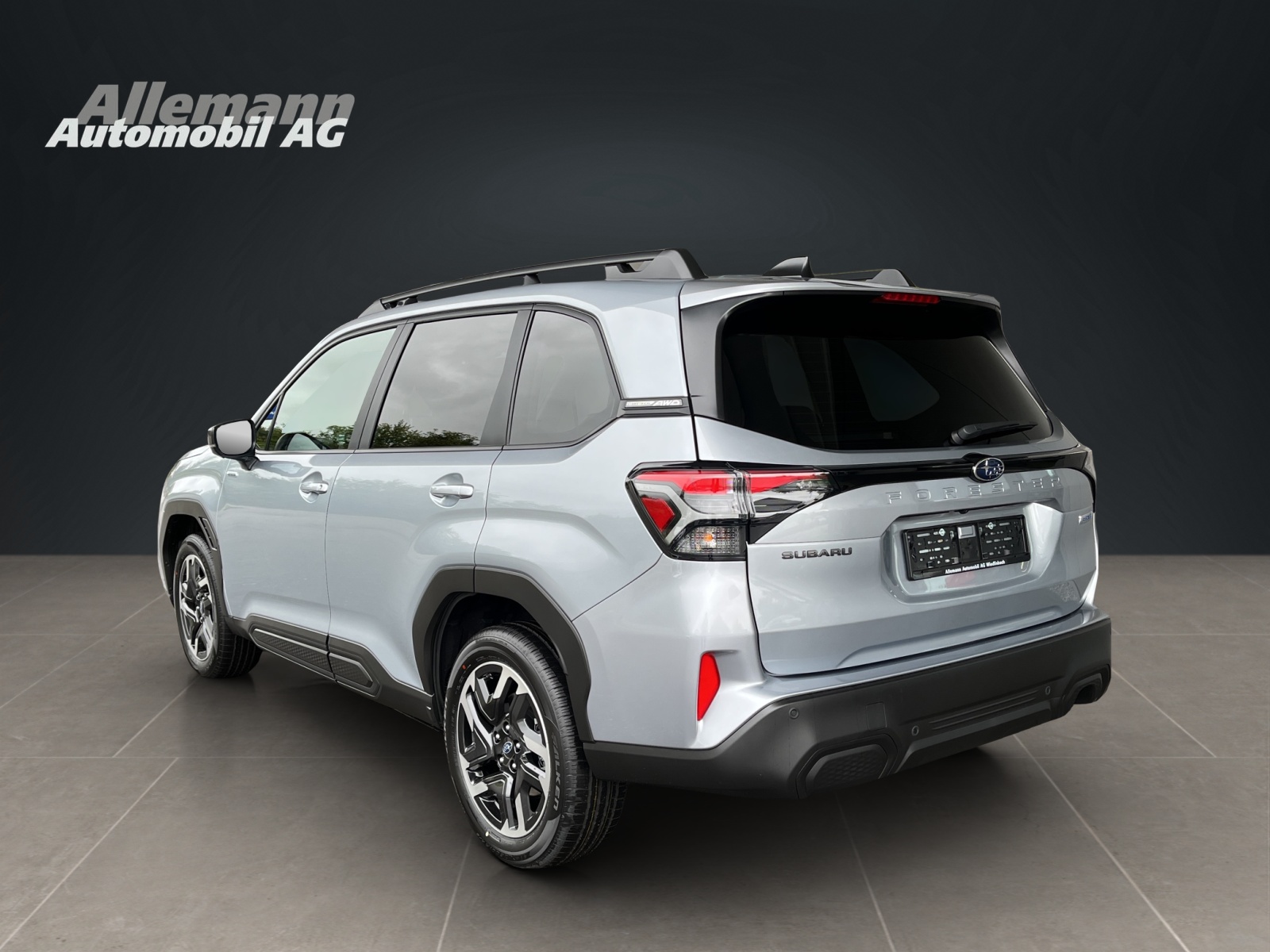 SUBARU Forester Station 2.0i e-Boxer Swiss Plus-image-3