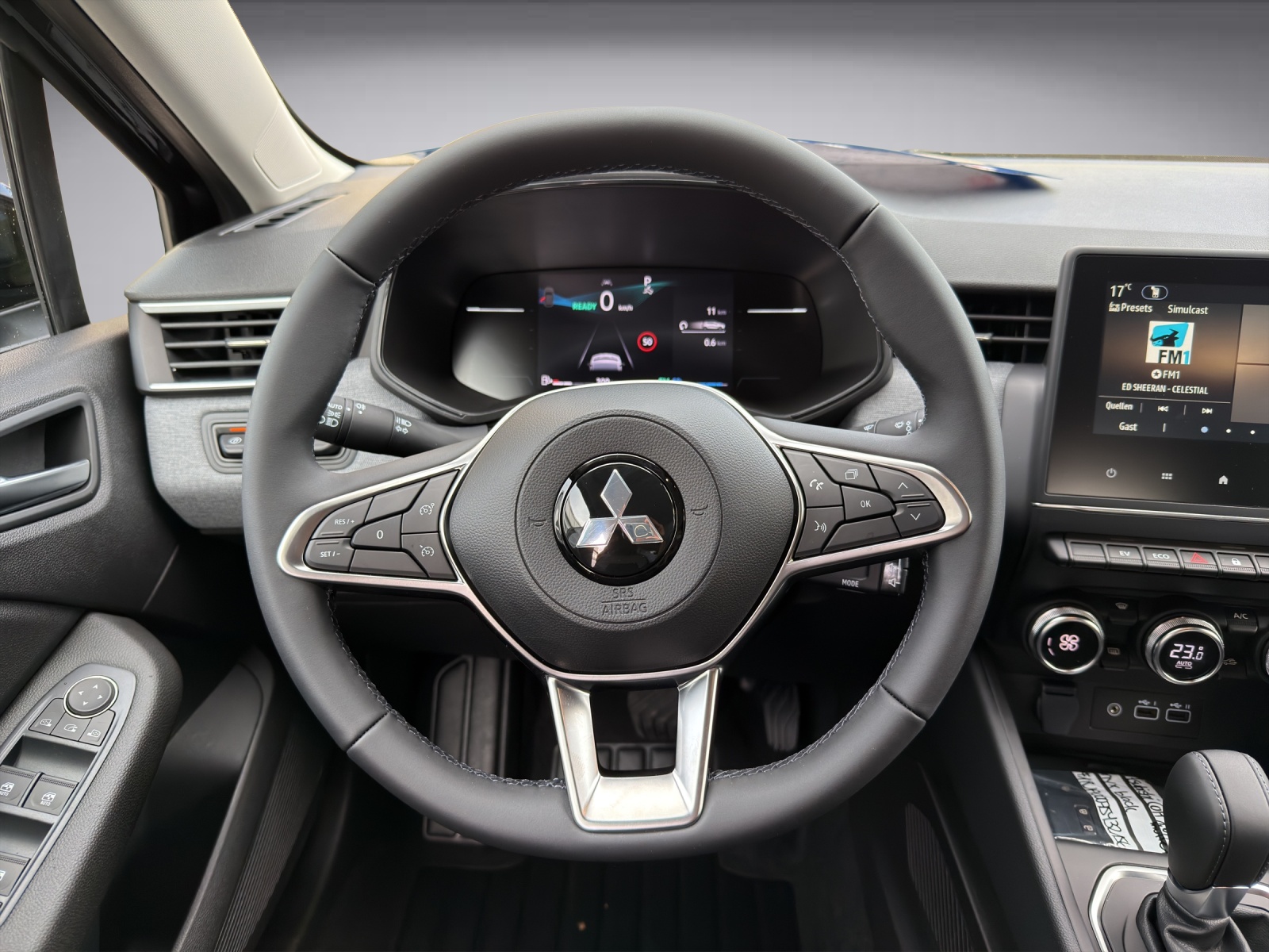 MITSUBISHI Colt 1.6 HEV Invite+-image-10