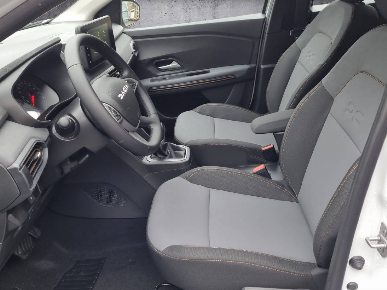 DACIA Sandero Stepway extreme+ TCe 90 auto-image-4