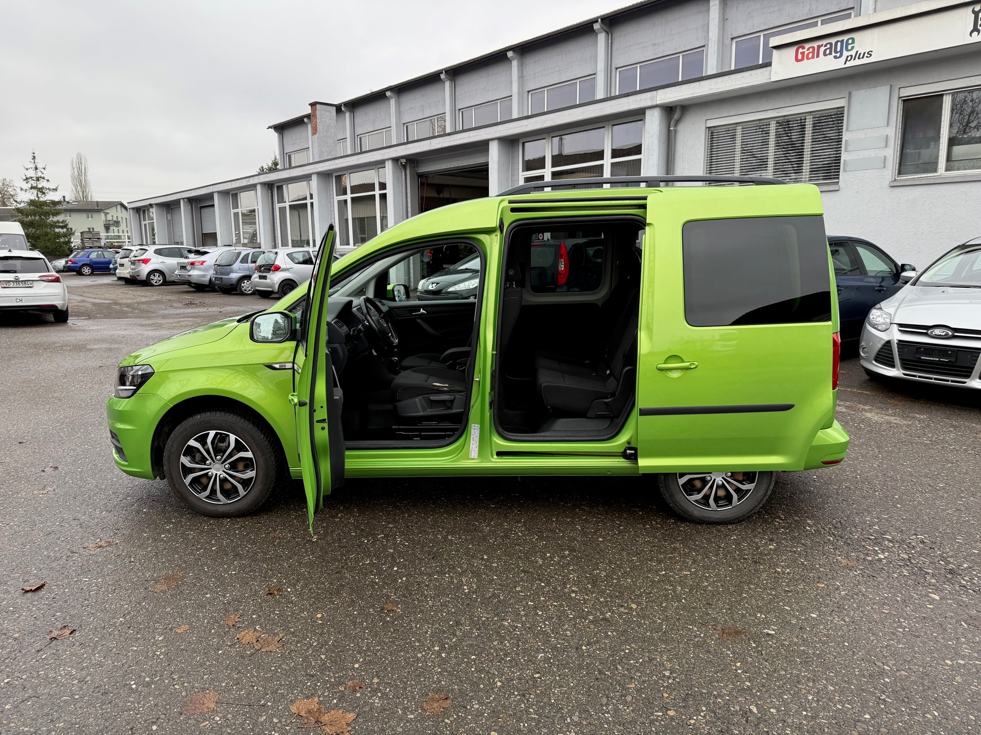VW Caddy 2.0 TDI Family DSG-image-5