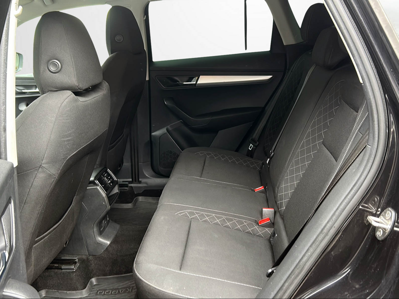 SKODA Karoq 1.0 TSI Ambition DSG-image-14