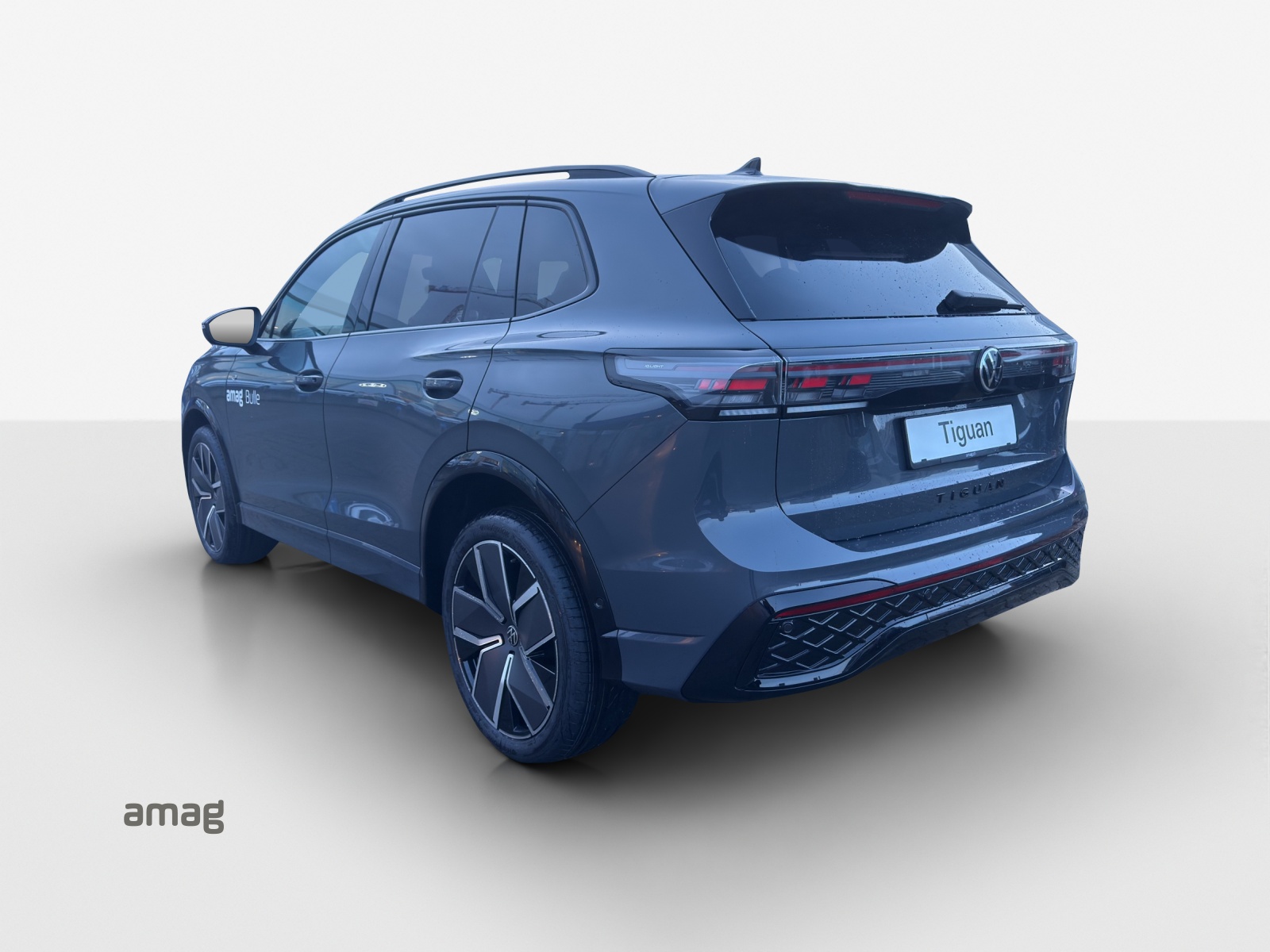 VW Tiguan 2.0 TSI DSG R-Line 4Motion-image-2