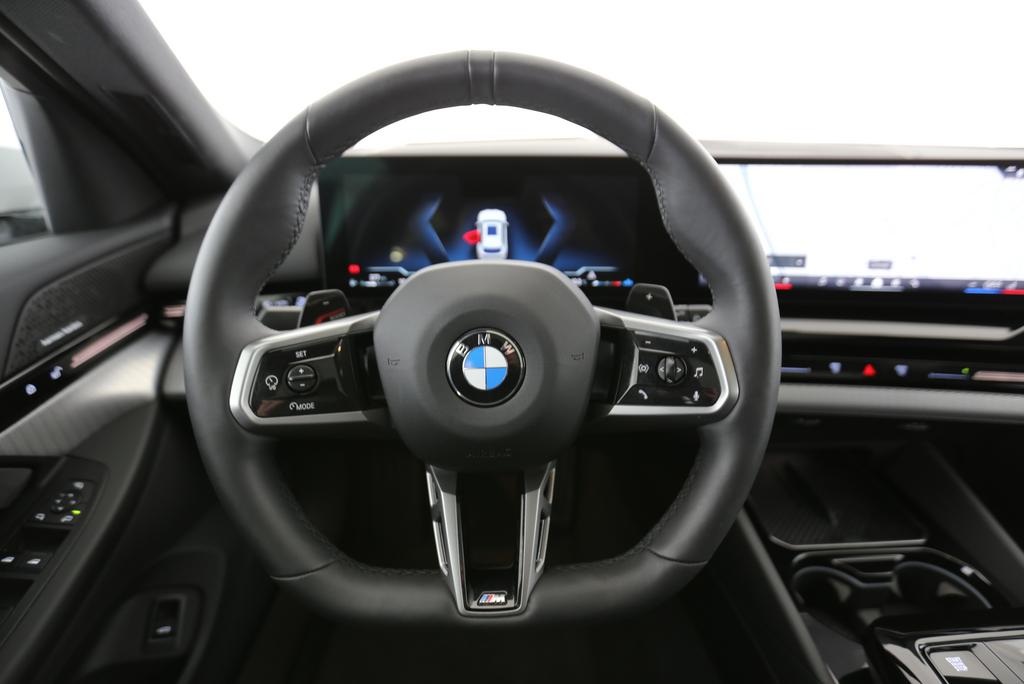BMW 520d xDrive Touring-image-5