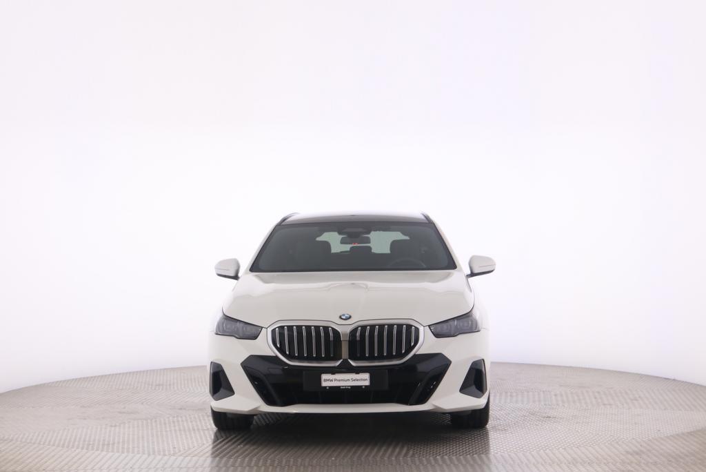 BMW 520d xDrive Touring-image-7