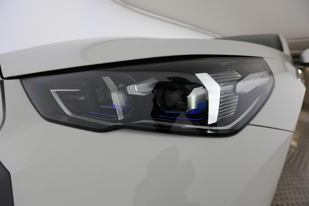 BMW 520d xDrive Touring-image-15