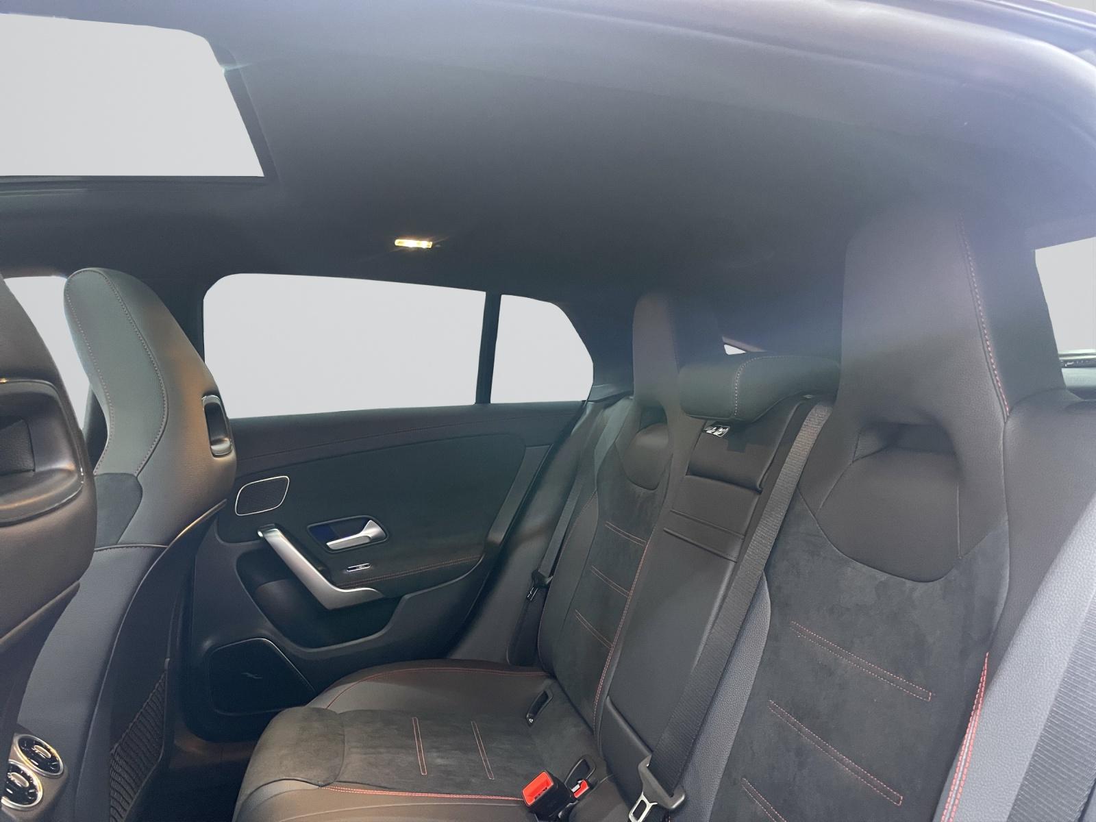 MERCEDES-BENZ CLA 200 Shooting Brake AMG Line-image-7