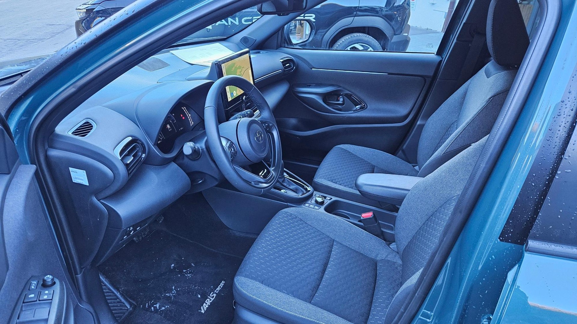 TOYOTA Yaris Cross 1.5 VVT-i HSD Trend AWD-i-image-6