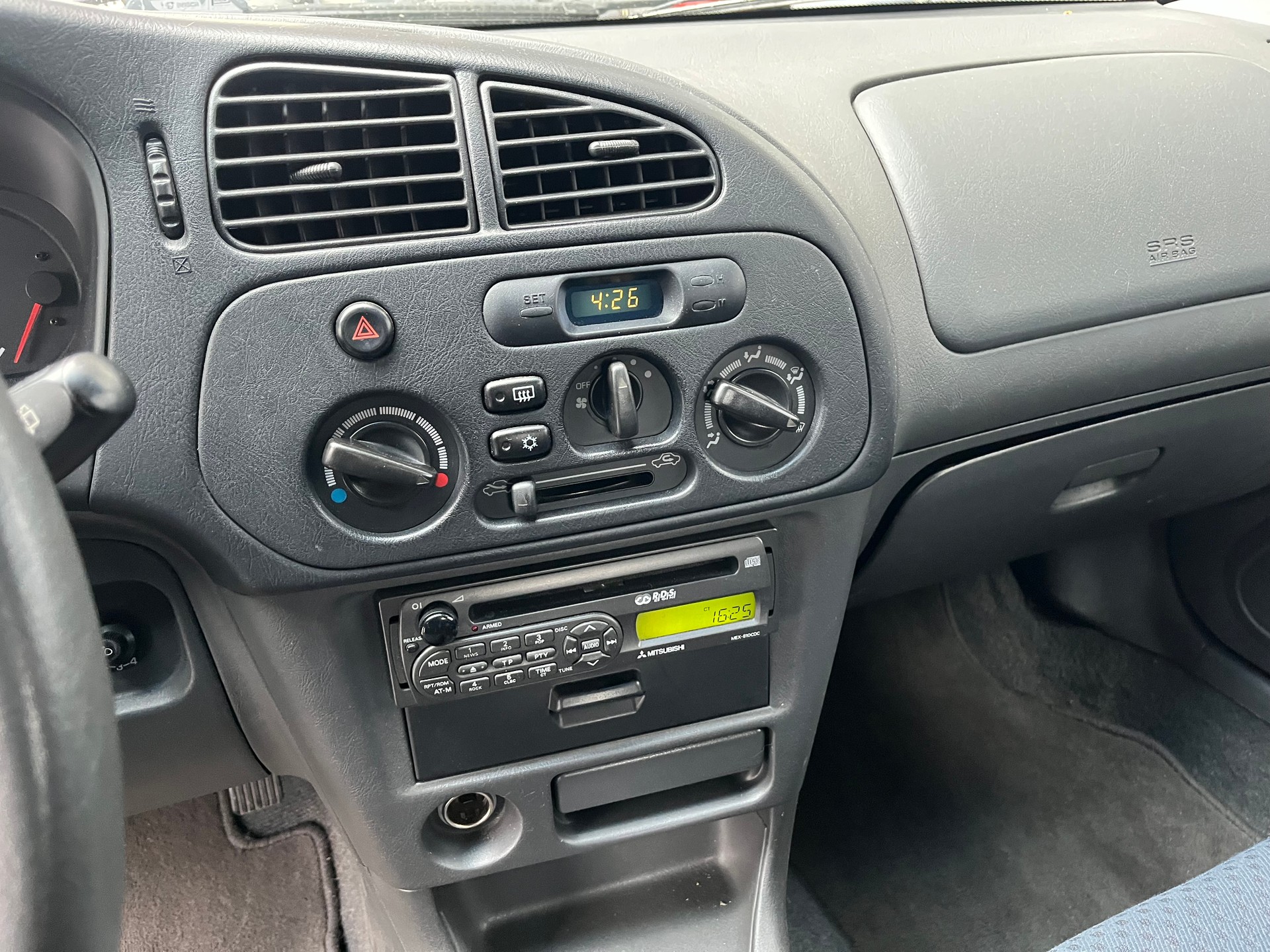 MITSUBISHI Colt 1.3 16V Silver 25-image-9