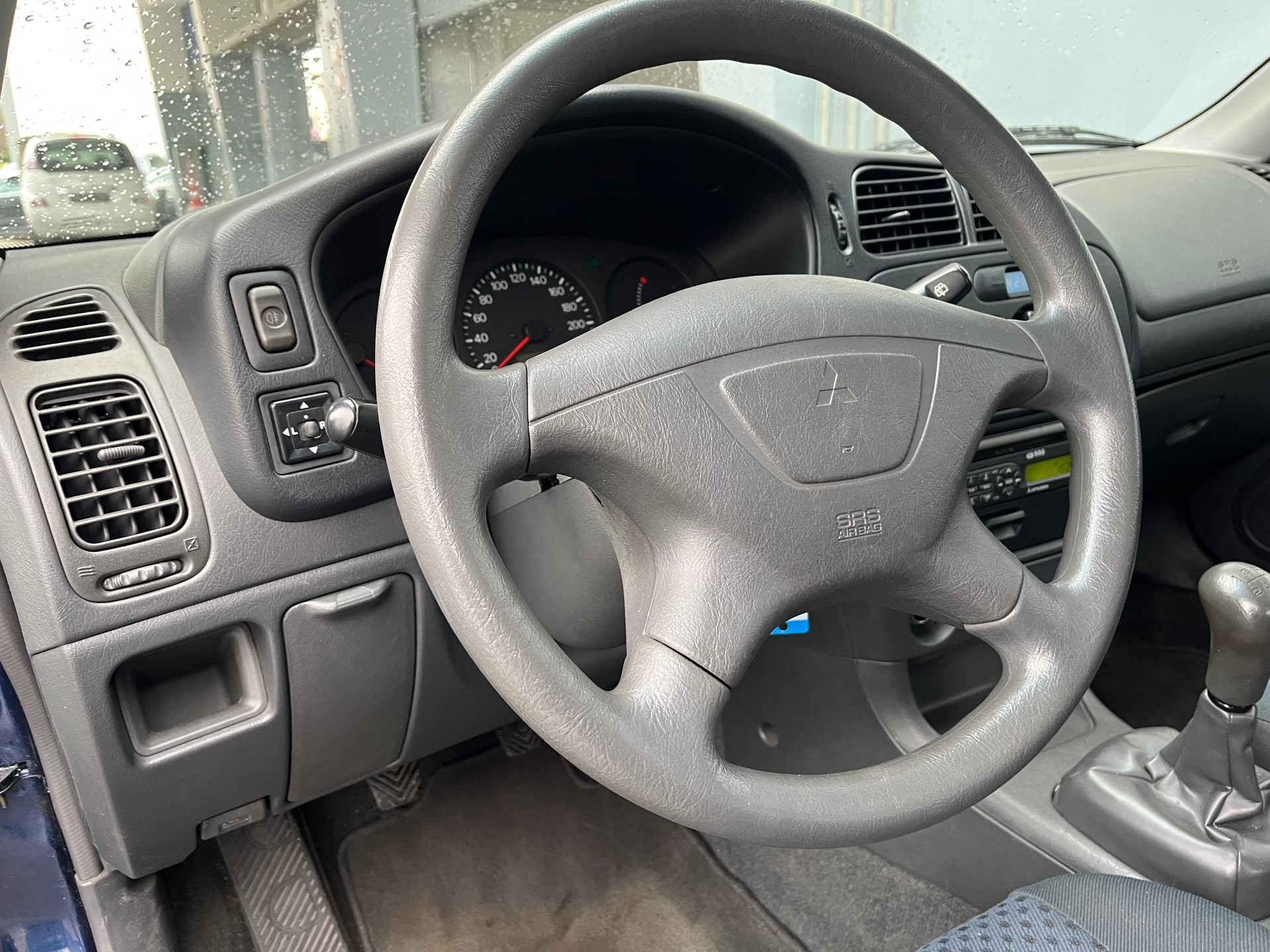 MITSUBISHI Colt 1.3 16V Silver 25-image-8