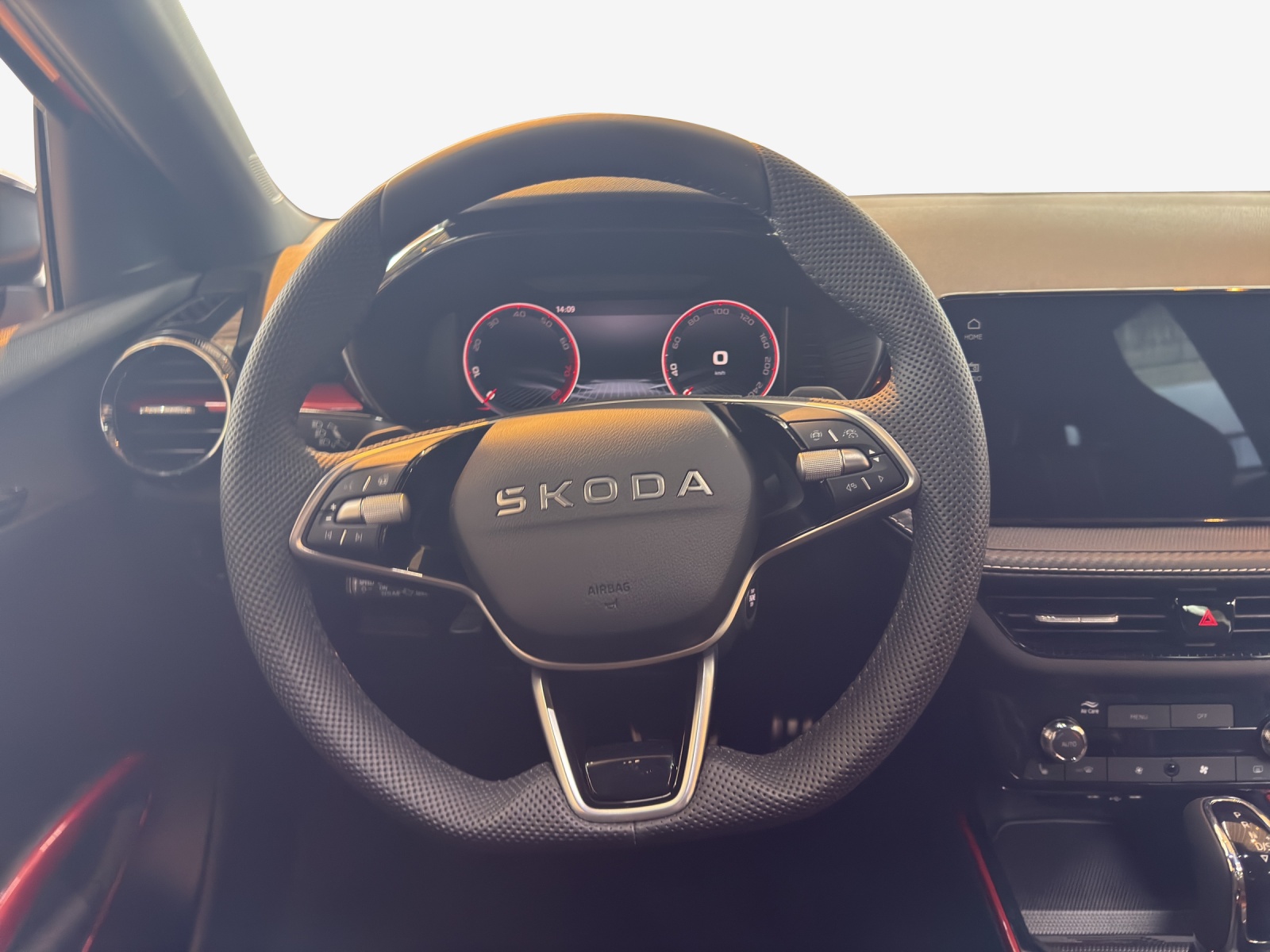 SKODA Fabia 1.0 TSI Monte Carlo DSG-image-9