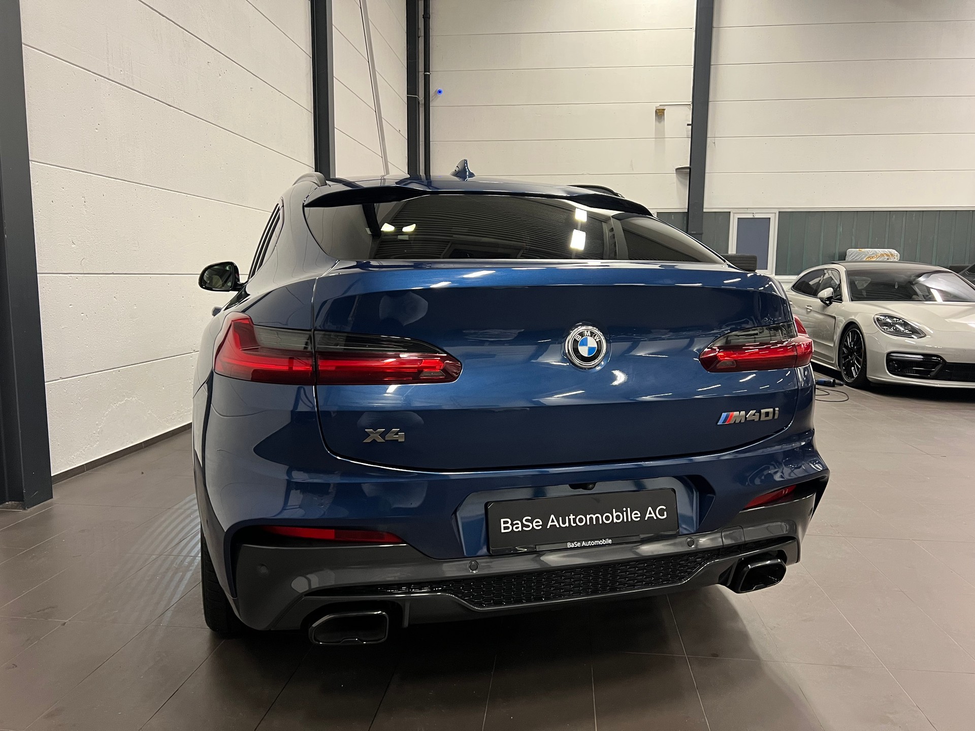 BMW X4 M40i Steptronic-image-14