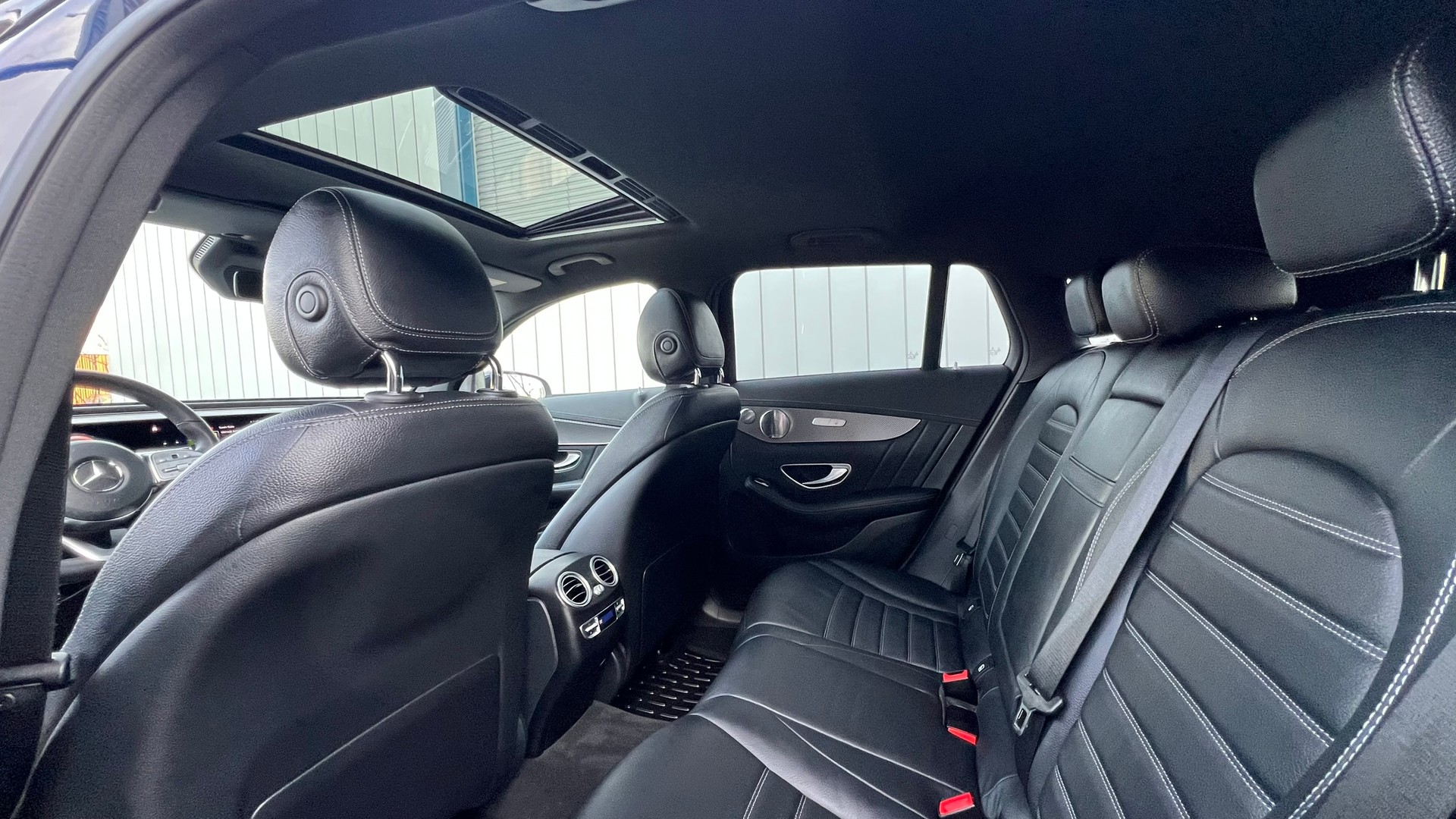 MERCEDES-BENZ EQC 400 AMG LINE 4MATIC l 408 PS-image-27