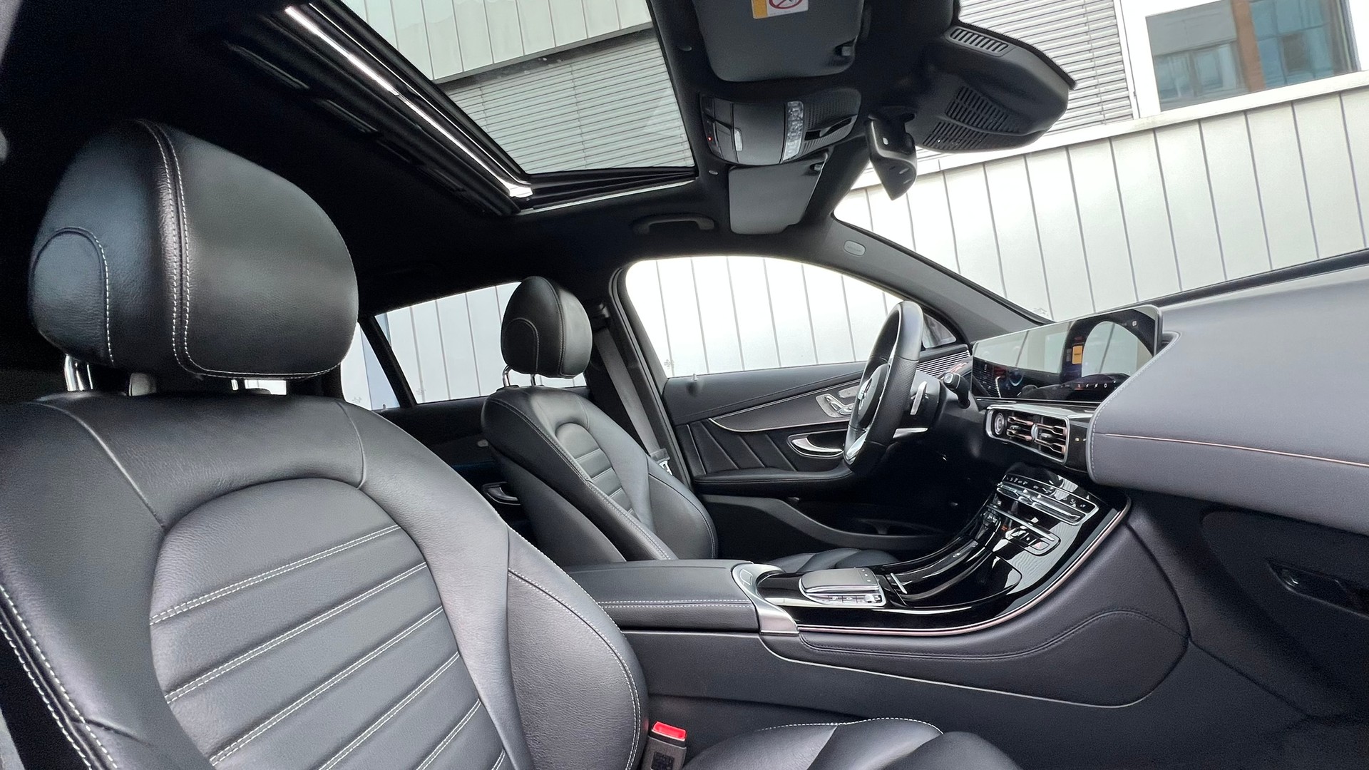 MERCEDES-BENZ EQC 400 AMG LINE 4MATIC l 408 PS-image-19