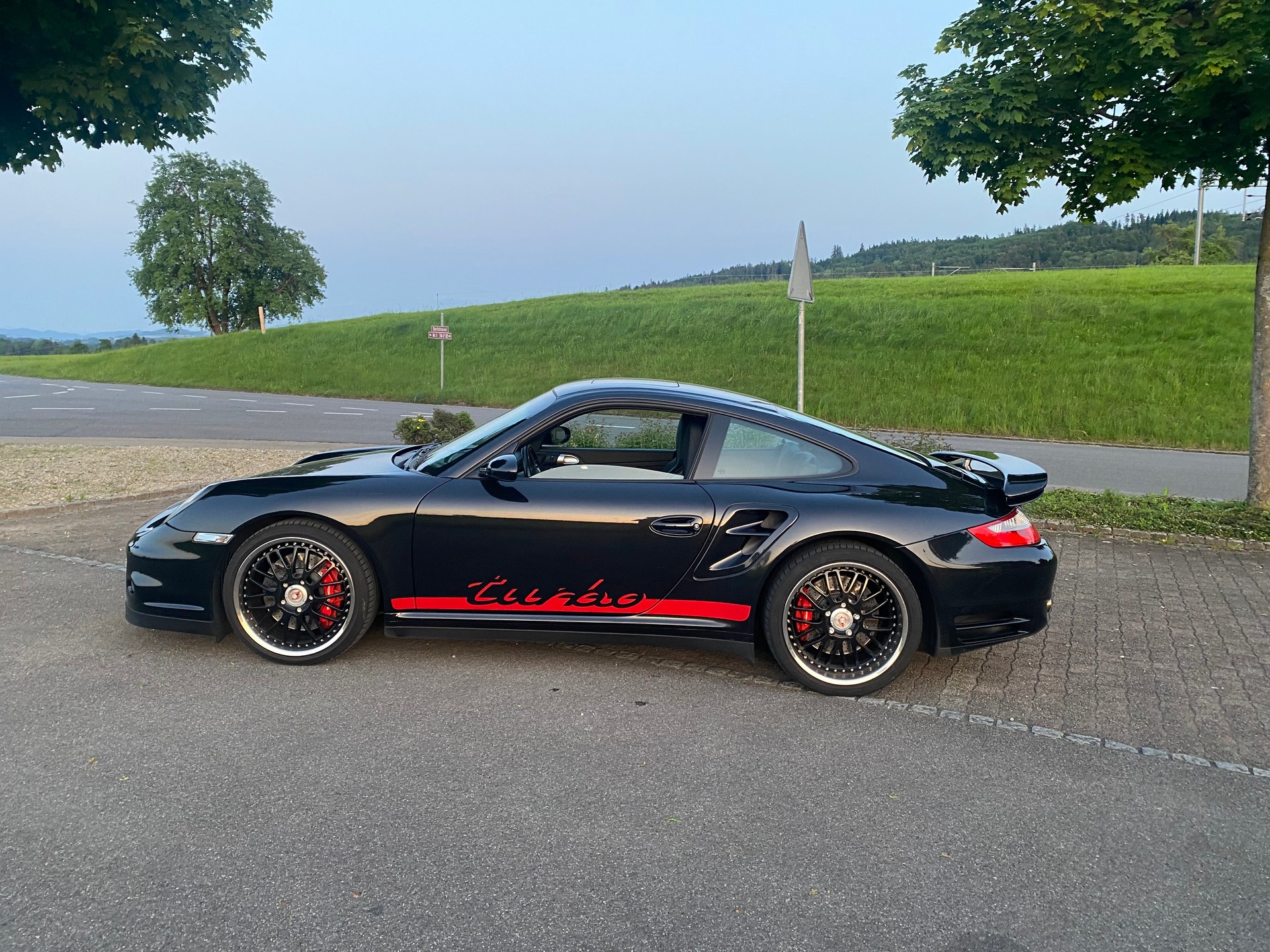 PORSCHE 911 Turbo-image-6