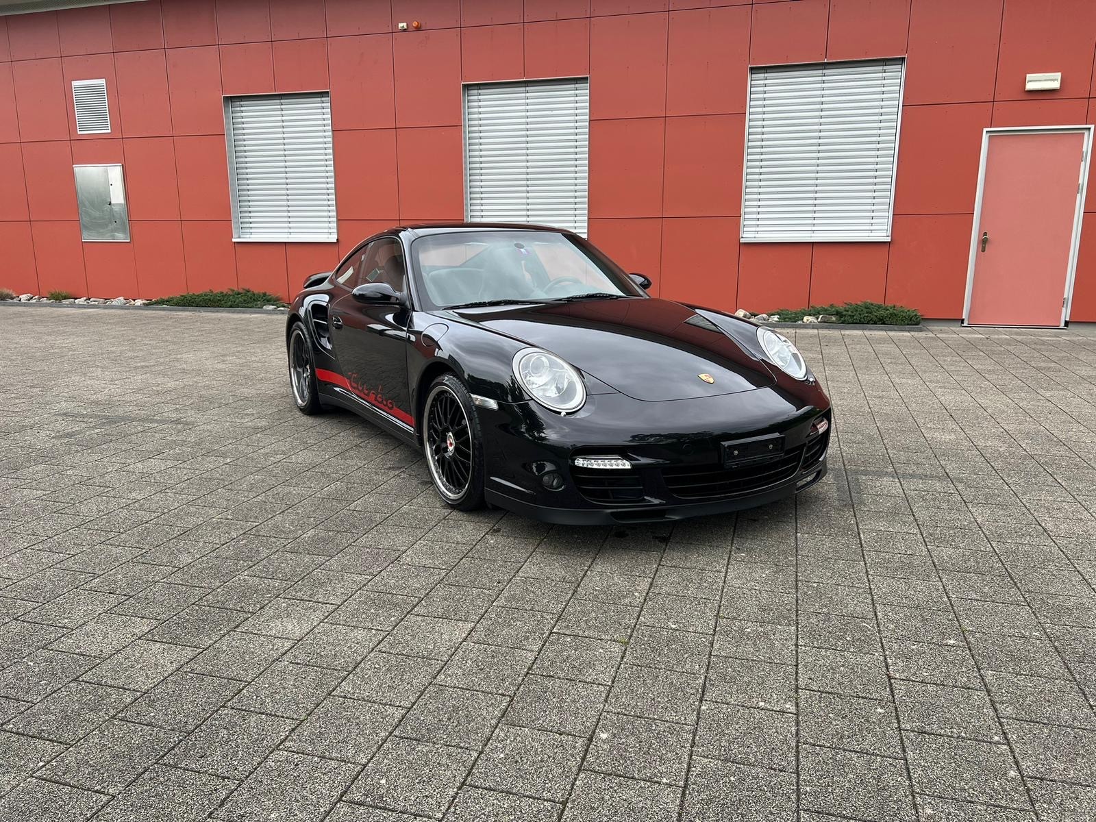 PORSCHE 911 Turbo-image-10