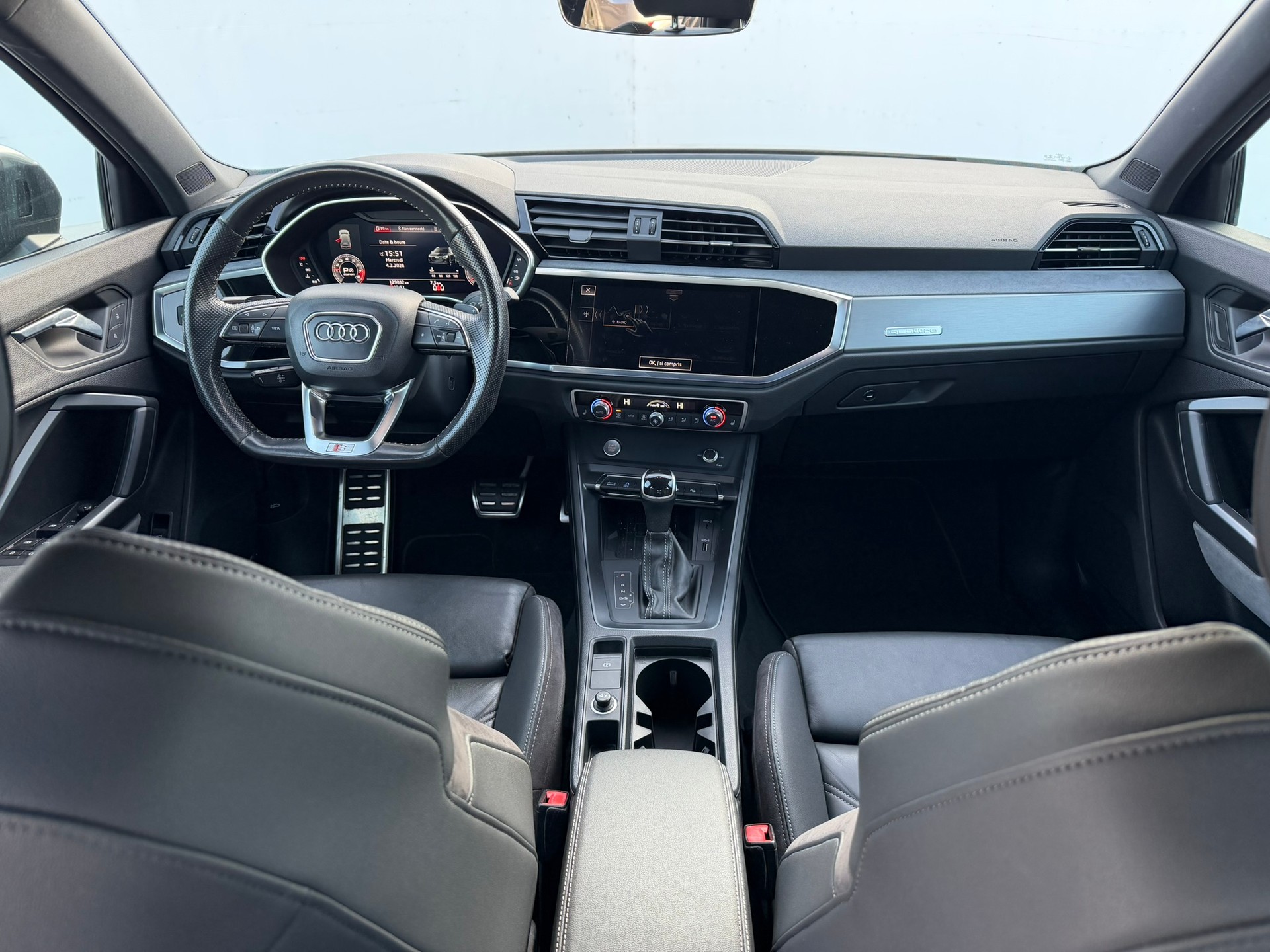 AUDI Q3 45 TFSI S line quattro S-tronic-image-8