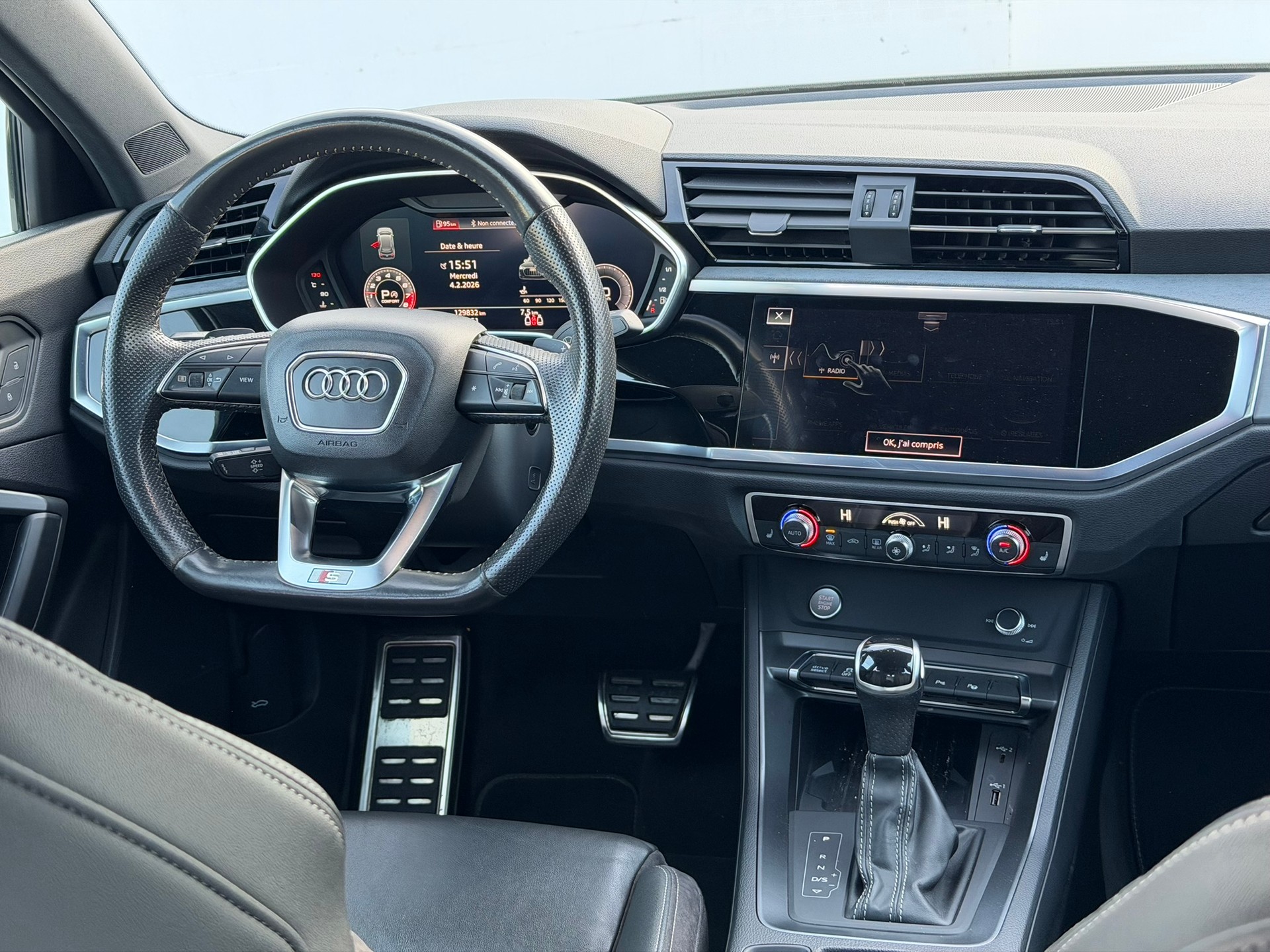AUDI Q3 45 TFSI S line quattro S-tronic-image-10