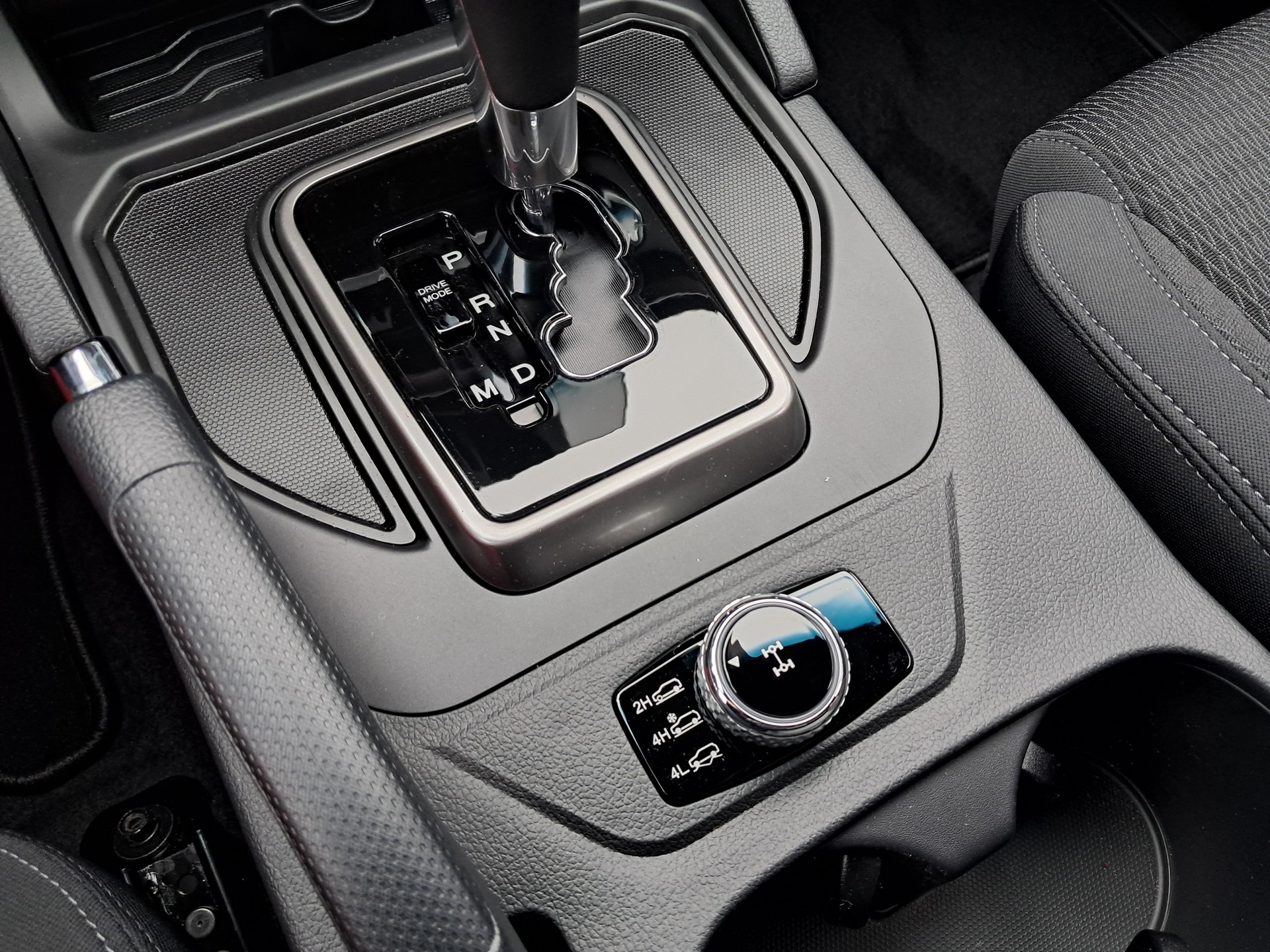 KGM-SsangYong Musso Grand 2.2 Platinum 4WD Aut.-image-9