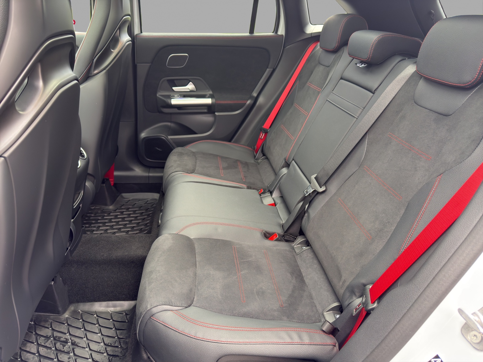 MERCEDES-BENZ GLA AMG 45 S 4Matic+ 8G-DCT-image-15