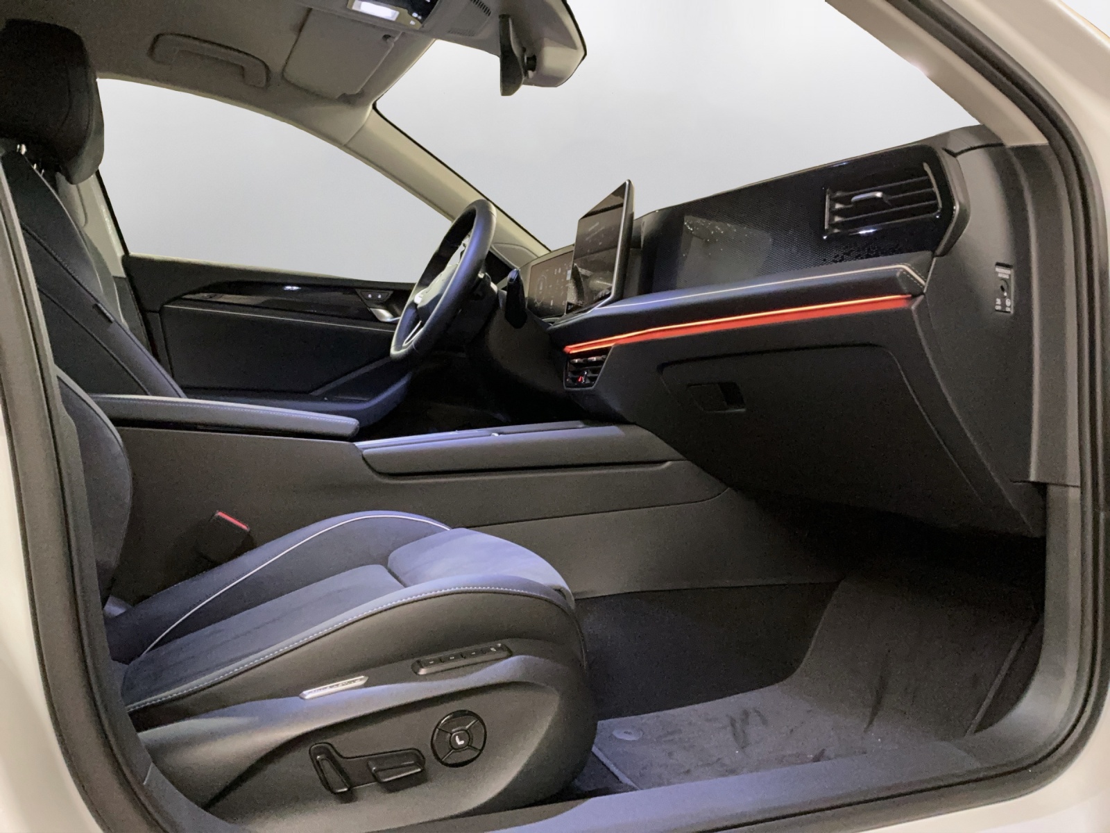 VW Passat Variant 2.0 TDI evo Business DSG-image-13