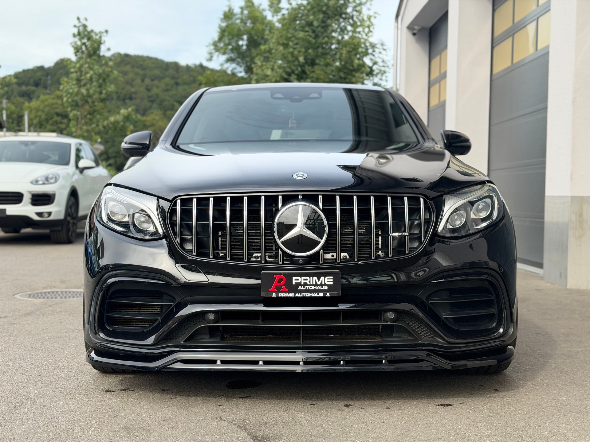 MERCEDES-BENZ GLC Coupé 63 S AMG 4Matic+ 9G-Tronic-showroom-element-3