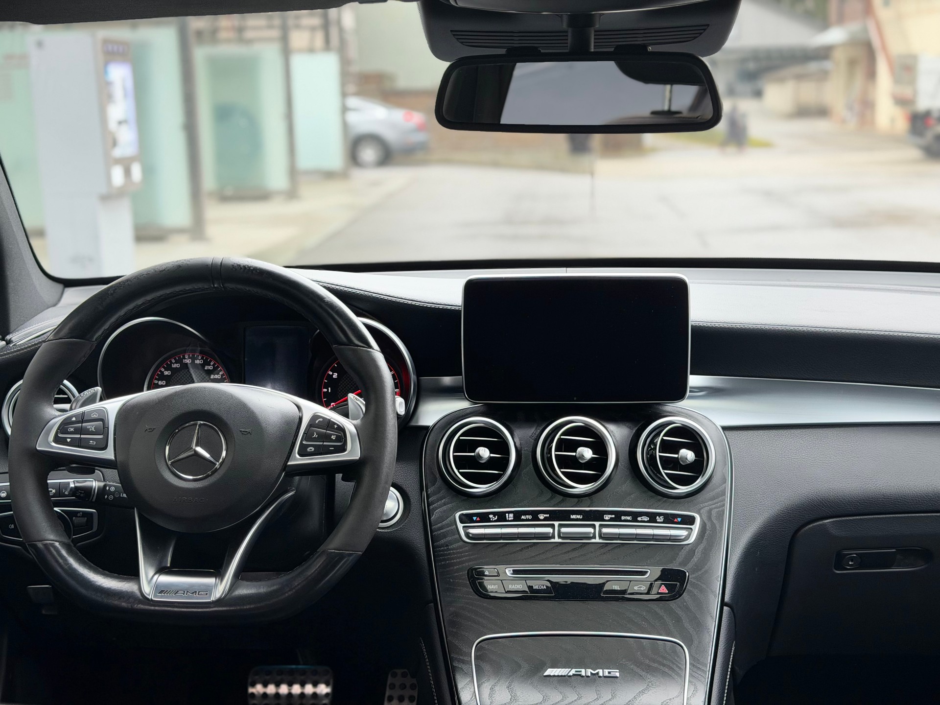 MERCEDES-BENZ GLC Coupé 63 S AMG 4Matic+ 9G-Tronic-image-6