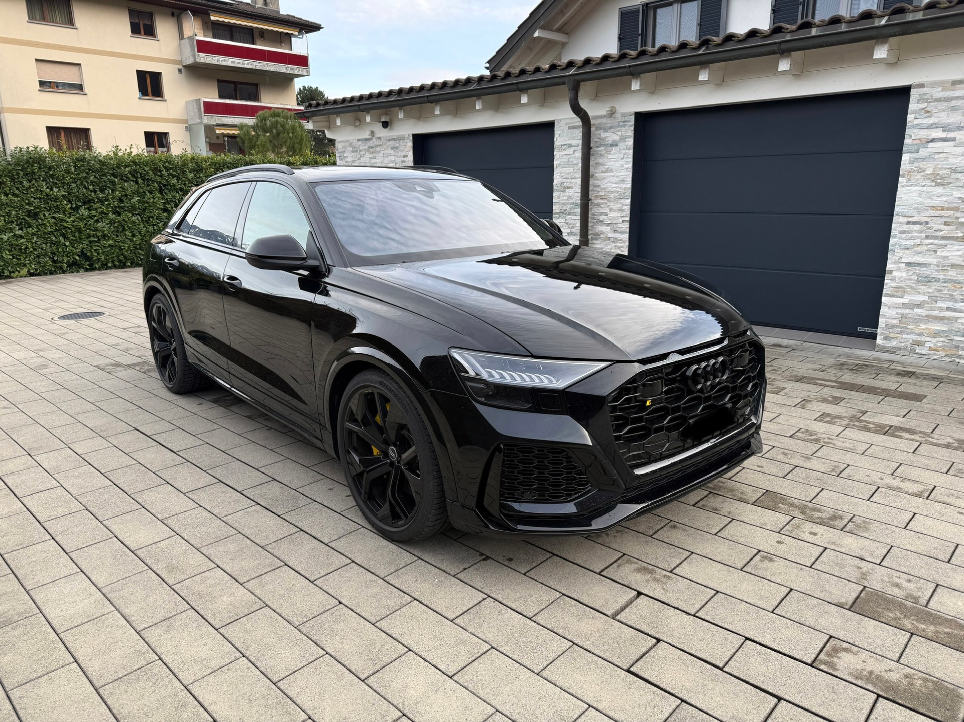 AUDI RSQ8 quattro tiptronic-image-2