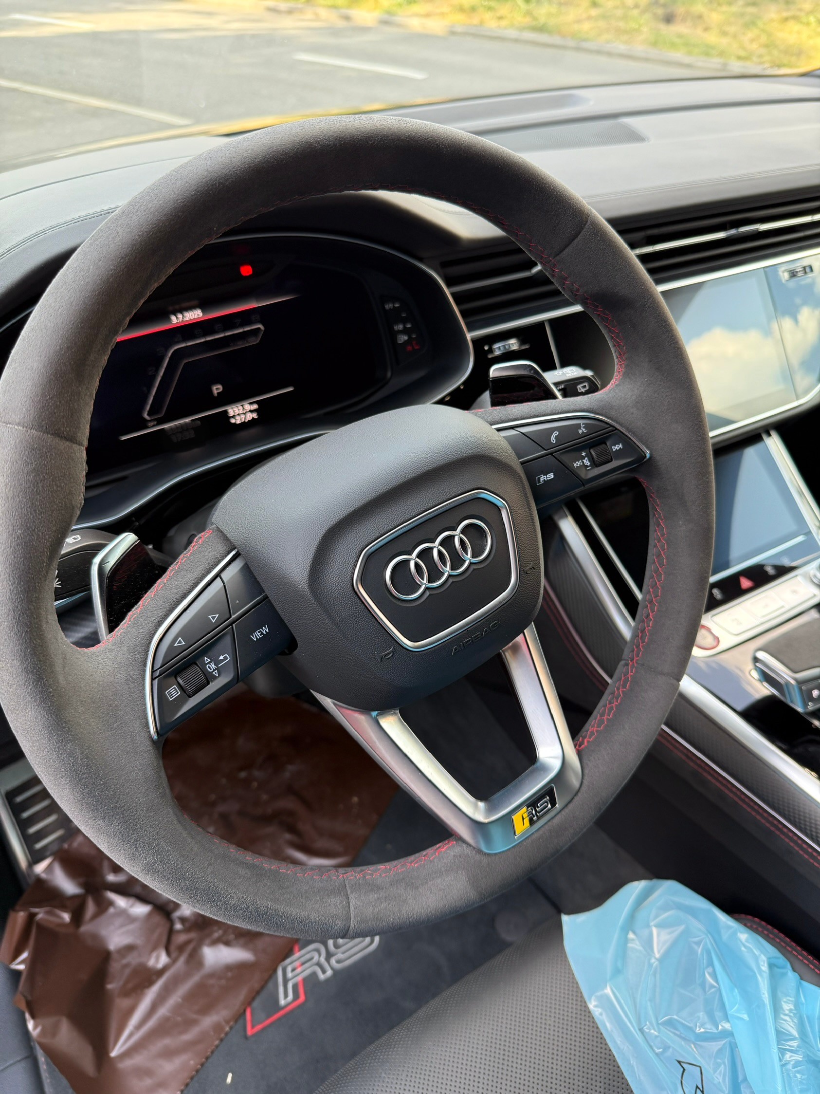 AUDI RSQ8 quattro tiptronic-image-11