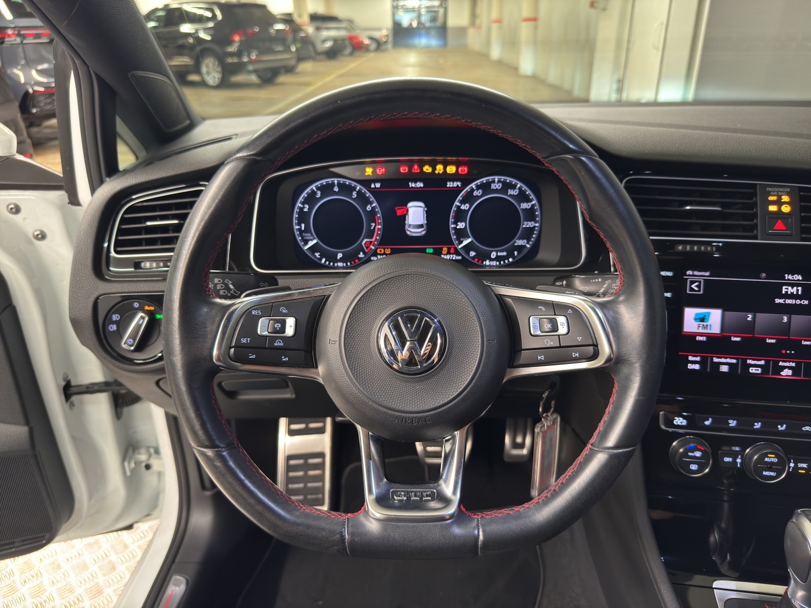 VW Golf VII 2.0 TSI 230 GTI DSG-image-13
