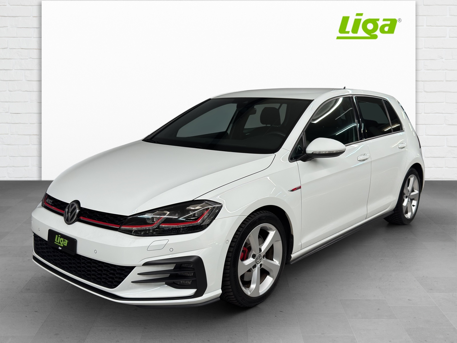 VW Golf VII 2.0 TSI 230 GTI DSG-image-1