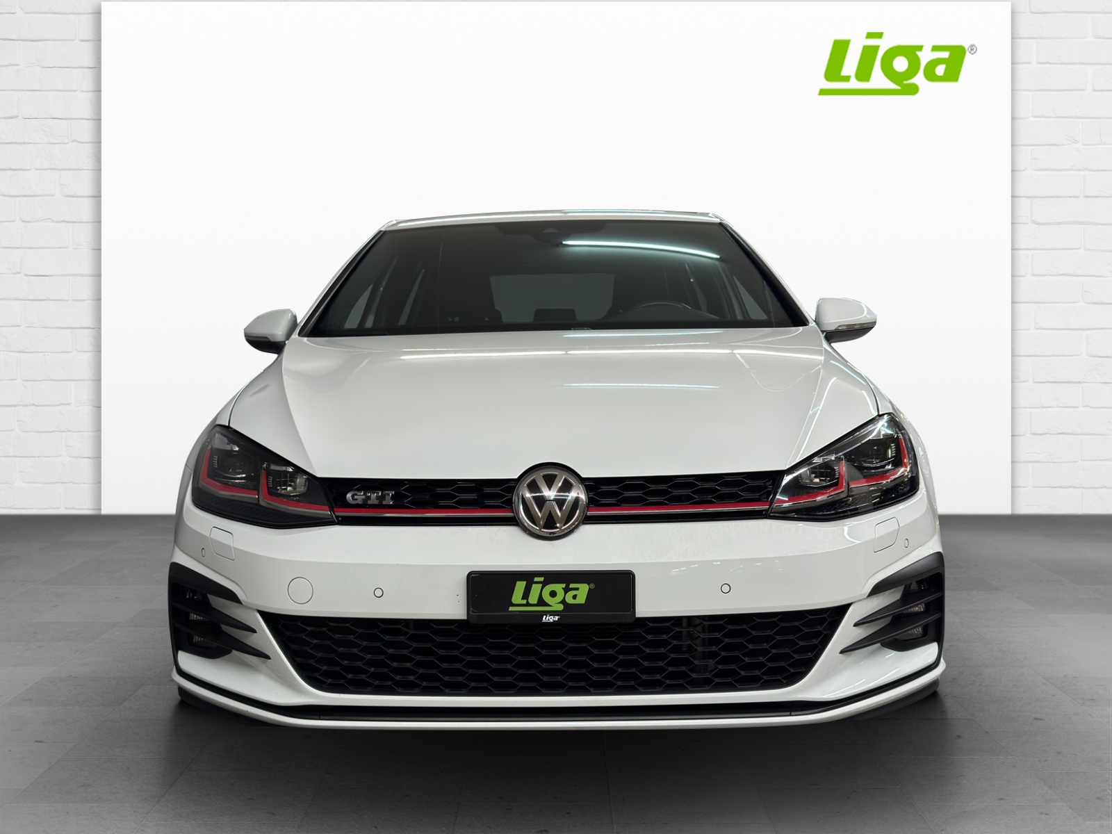 VW Golf VII 2.0 TSI 230 GTI DSG-image-2