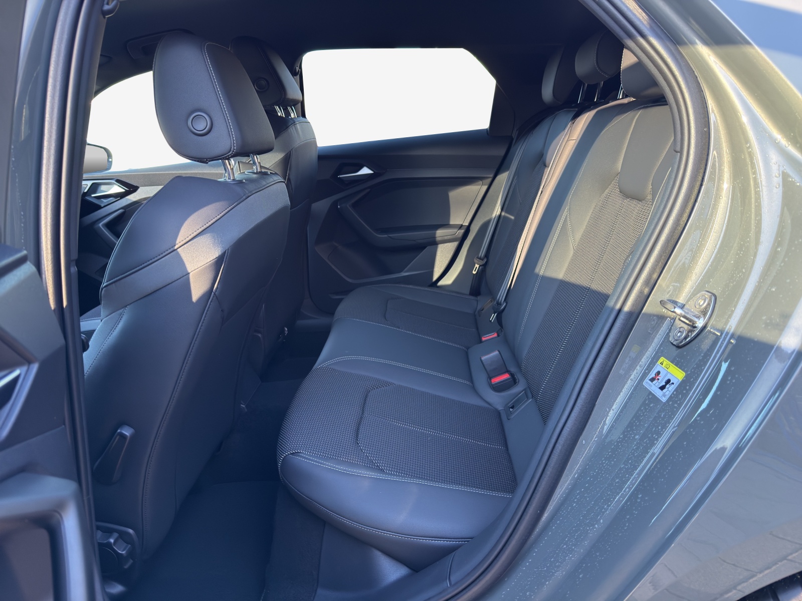 AUDI A1 Sportback 40 TFSI S Line S-tronic-image-11