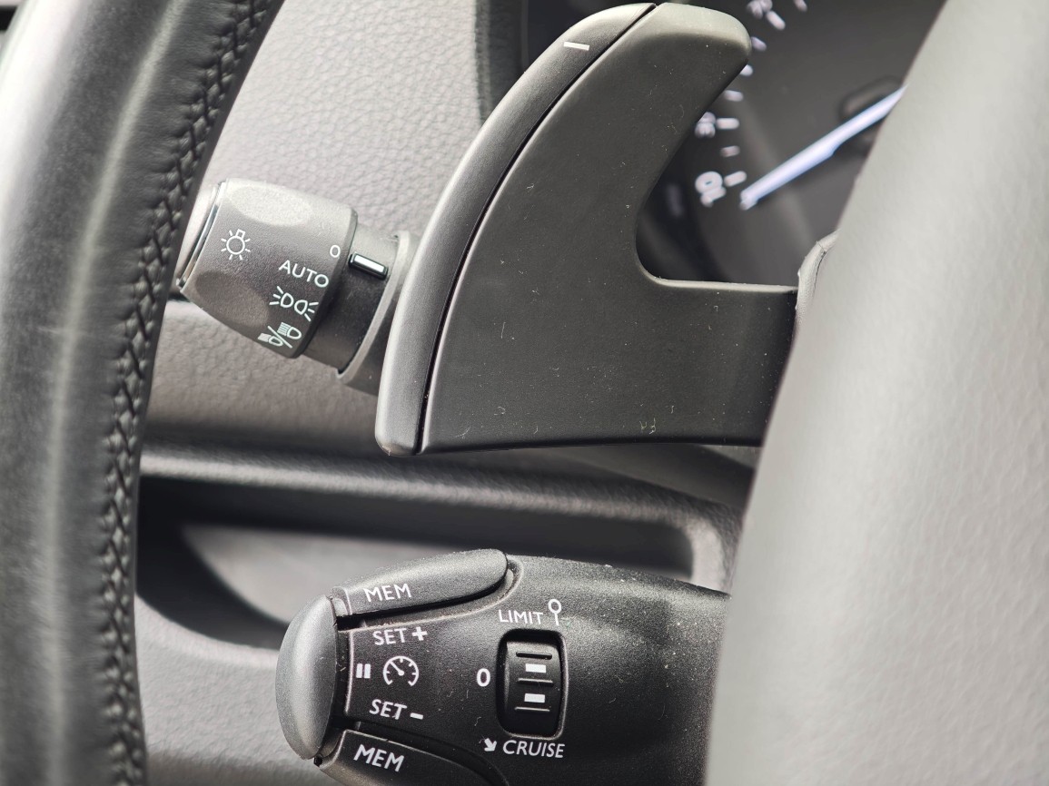 FIAT Scudo Kombi L2 2.0 Multijet 180 Swiss Plus 8-image-12