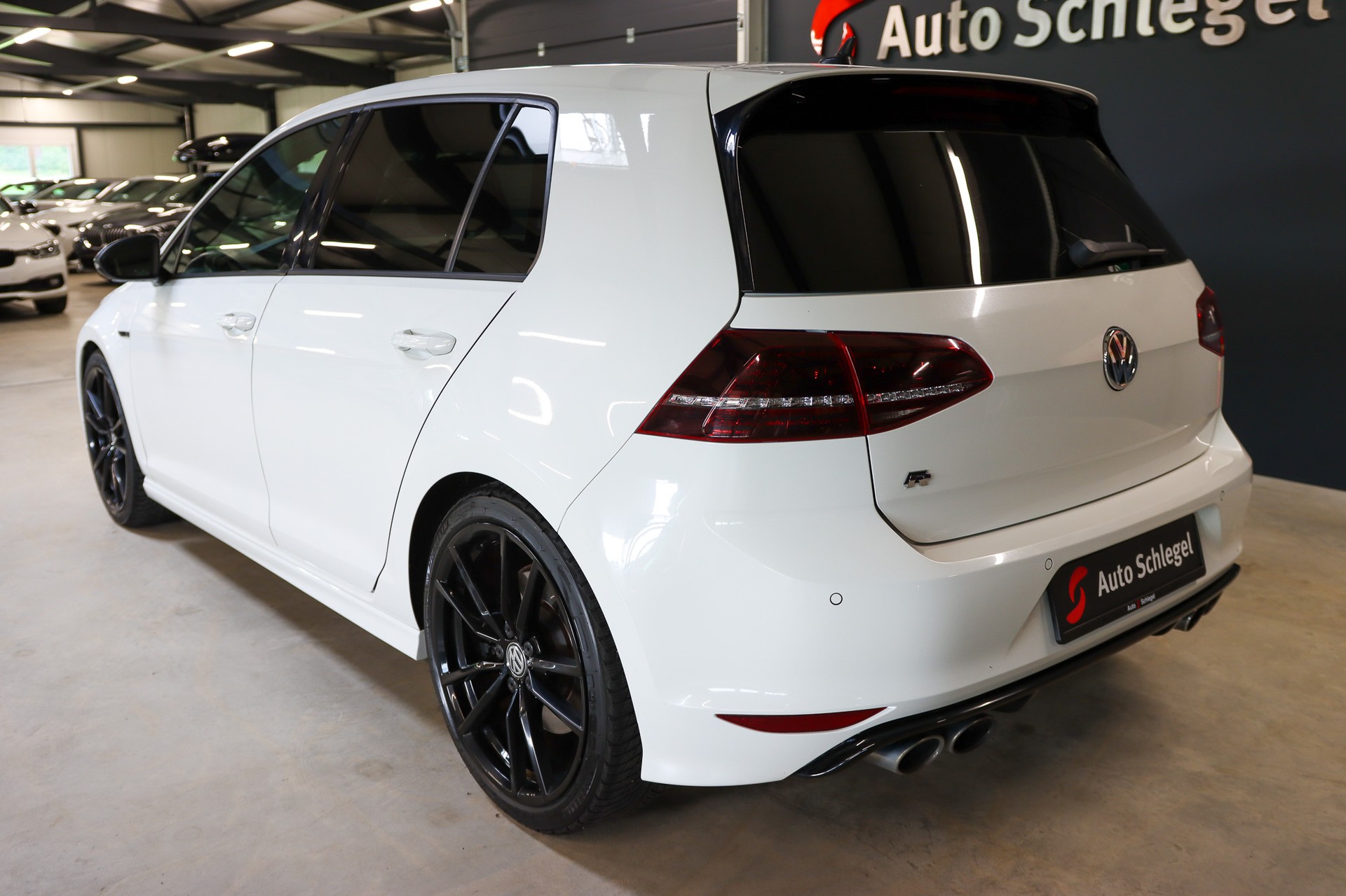 VW Golf 2.0 TSI R 4Motion DSG-image-3