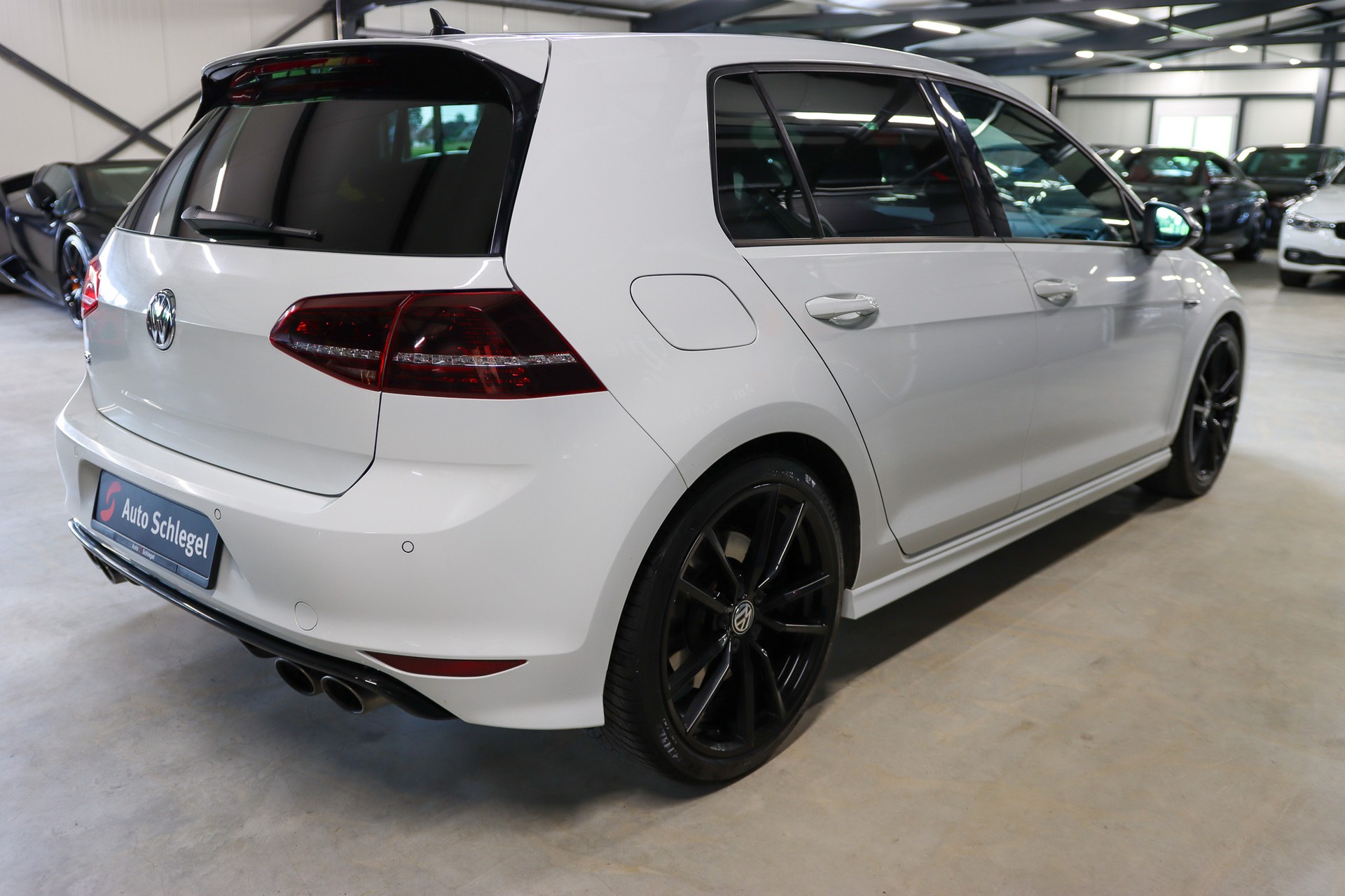 VW Golf 2.0 TSI R 4Motion DSG-image-5