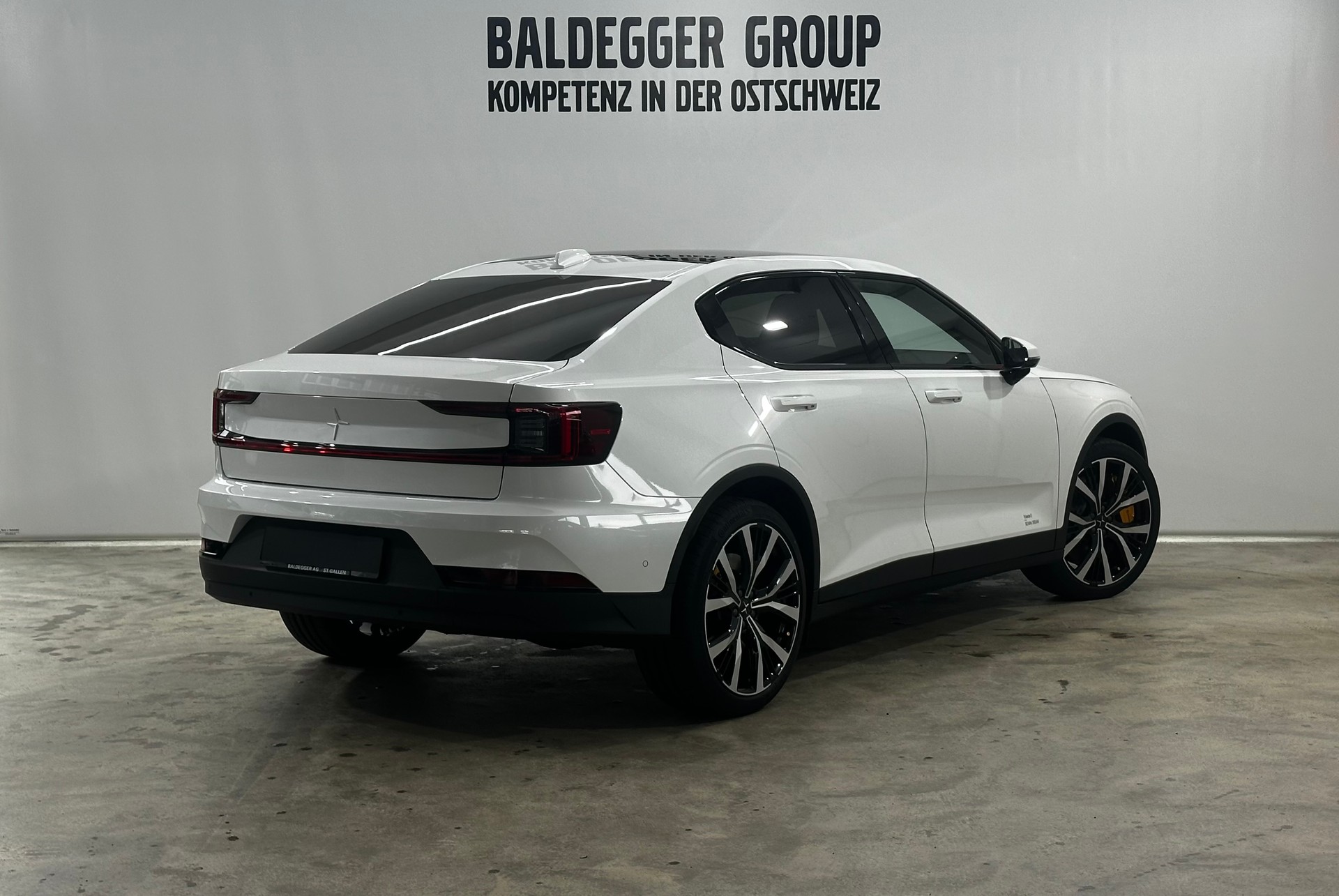 POLESTAR 2 Long Range Dual Motor Perfor-showroom-element-2