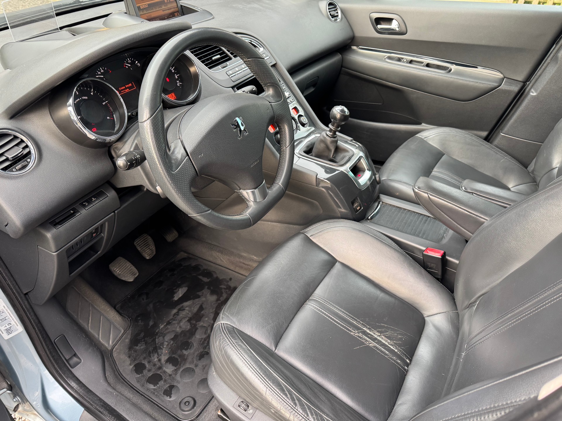 PEUGEOT 5008 2.0 HDI Sport Pack 7 Sitze-image-6