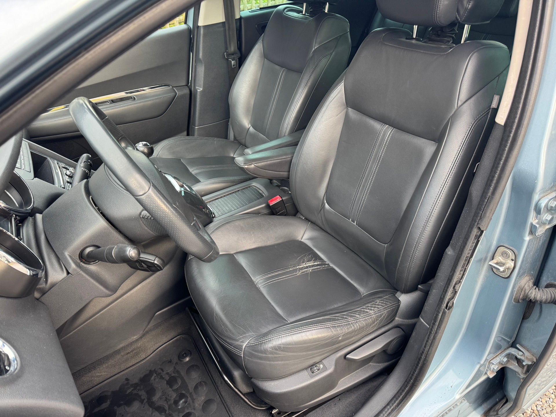 PEUGEOT 5008 2.0 HDI Sport Pack 7 Sitze-image-5