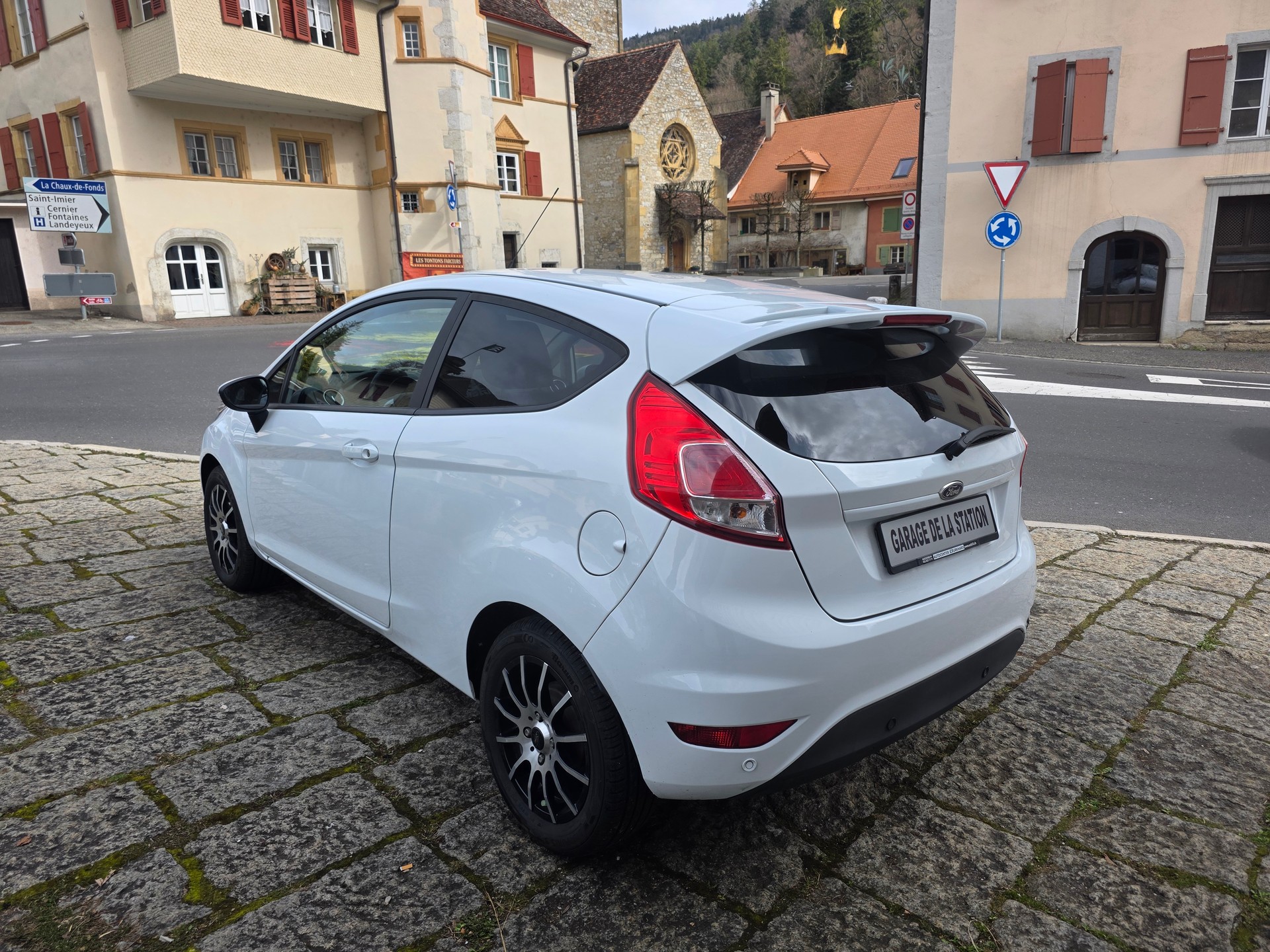 FORD Fiesta 1.25 16V Ambiente-image-5