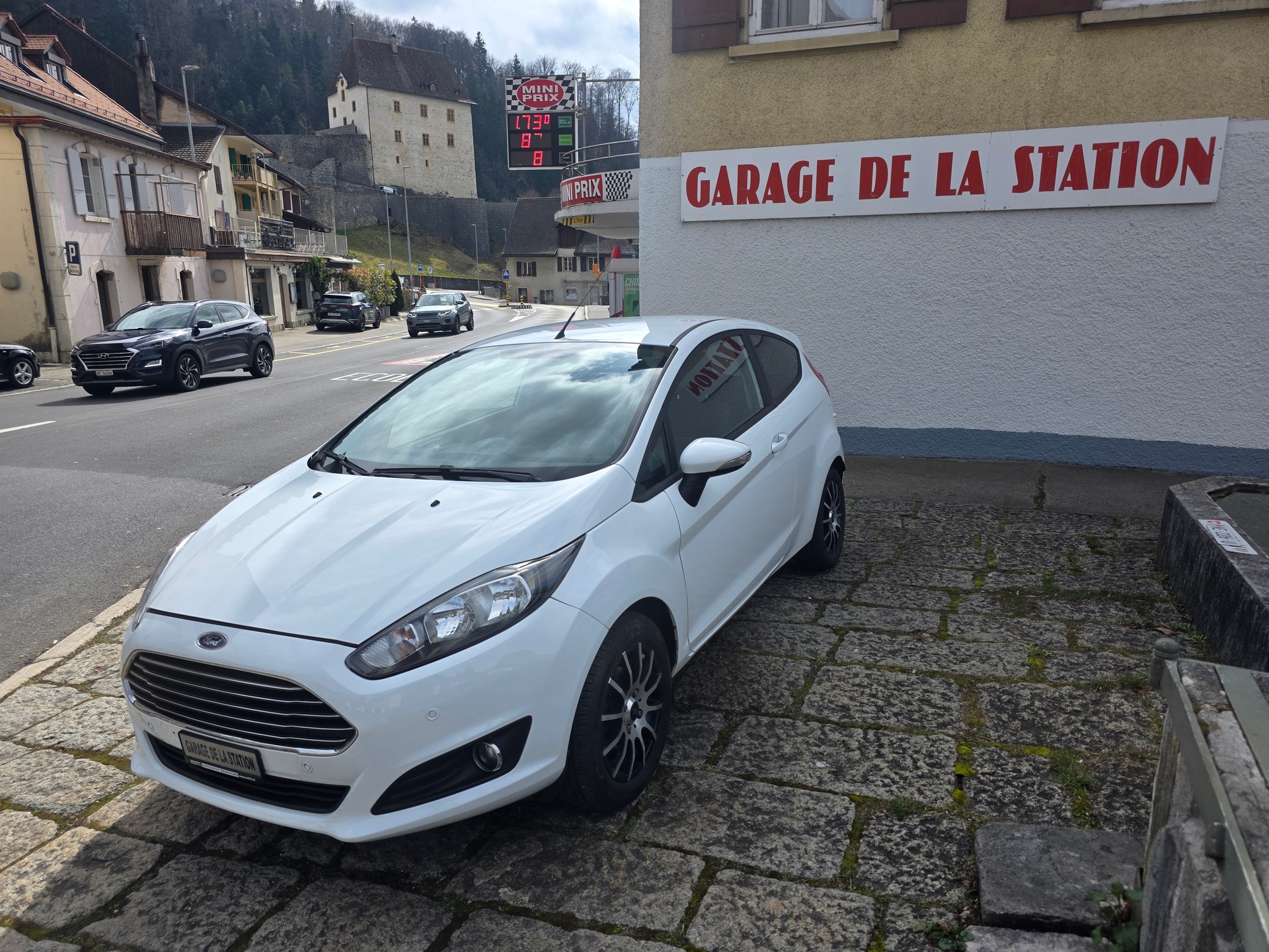 FORD Fiesta 1.25 16V Ambiente-image-0
