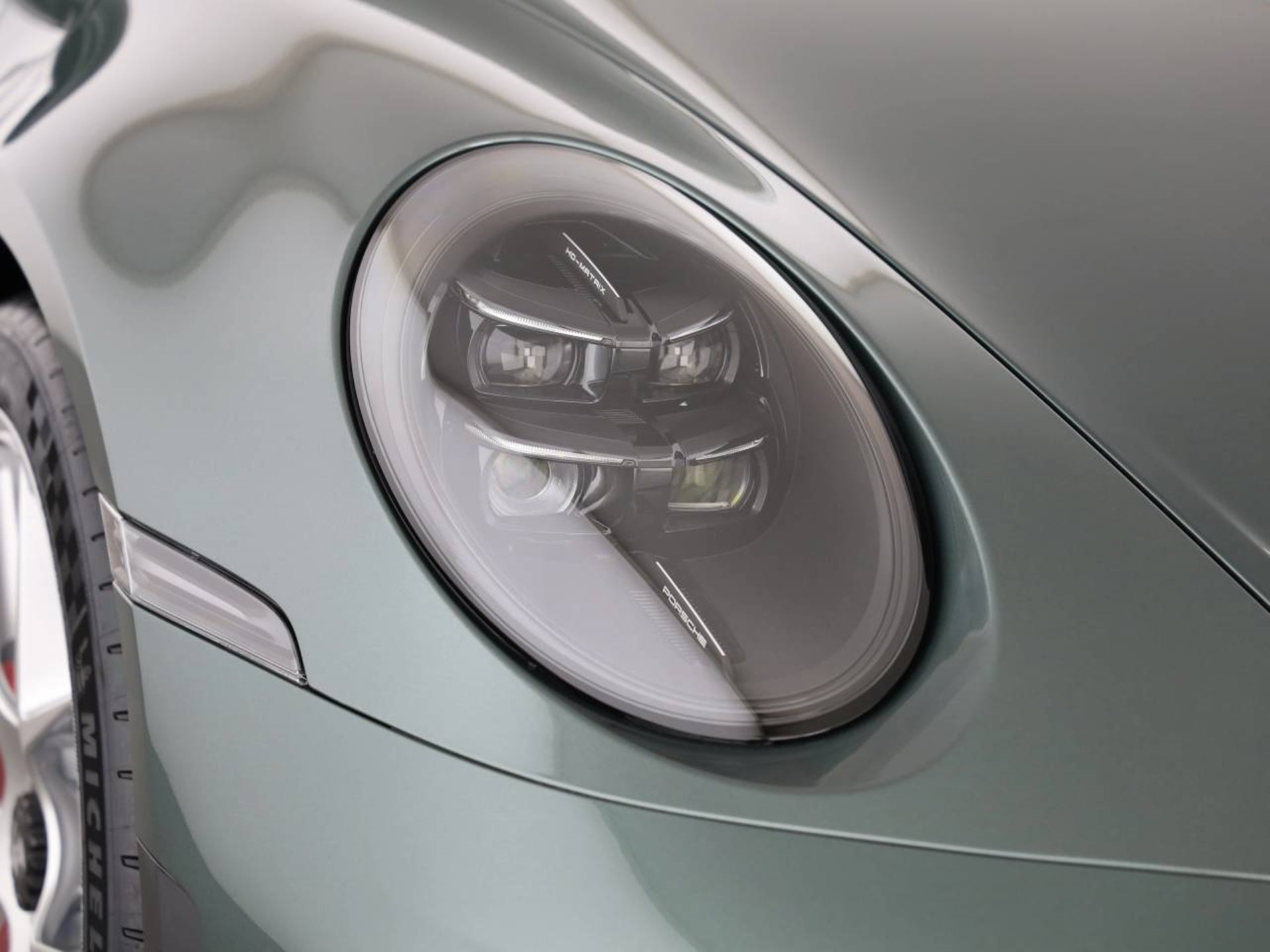PORSCHE 911 GT3 mit Touring-Paket-image-8