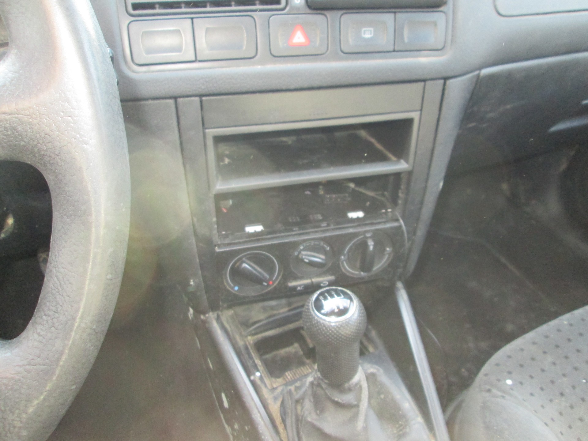 VW Golf Variant 1.6-image-6